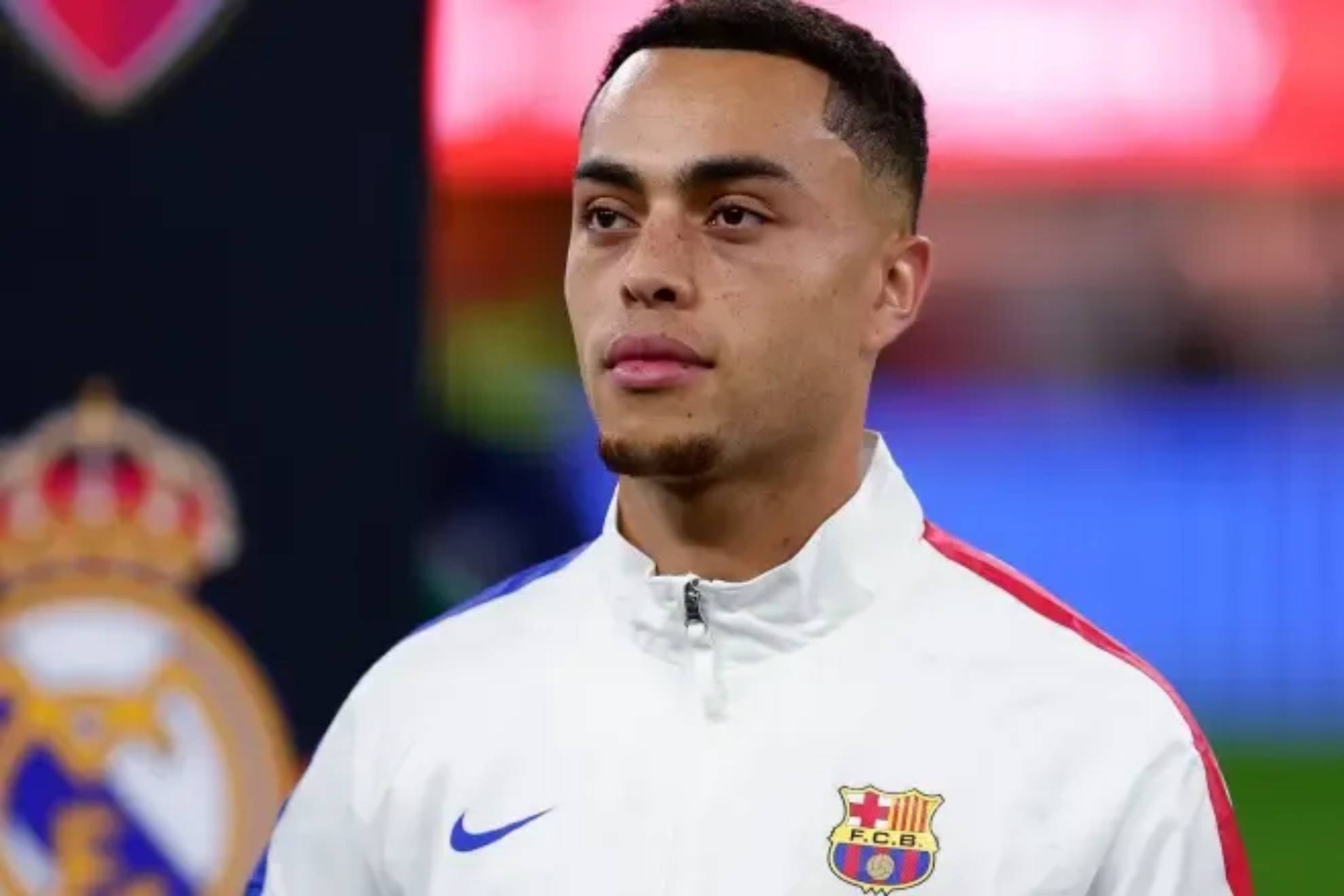 Dest sees himself at Barcelona again: "Araujo and De Jong don't understand why I was sold"