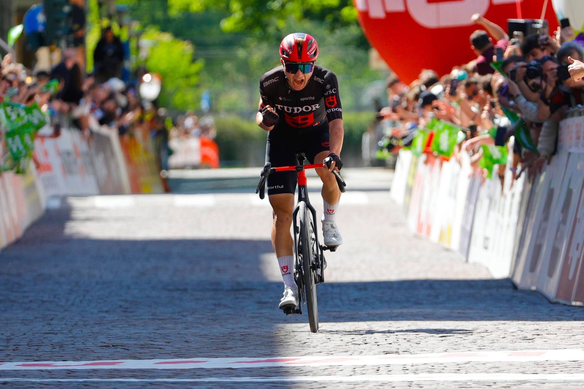 Alemania sonríe: Lennart Jasch sorprende en la etapa reina del Tour de los Alpes