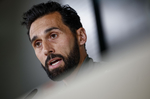Arbeloa recoge cable con Carvajal