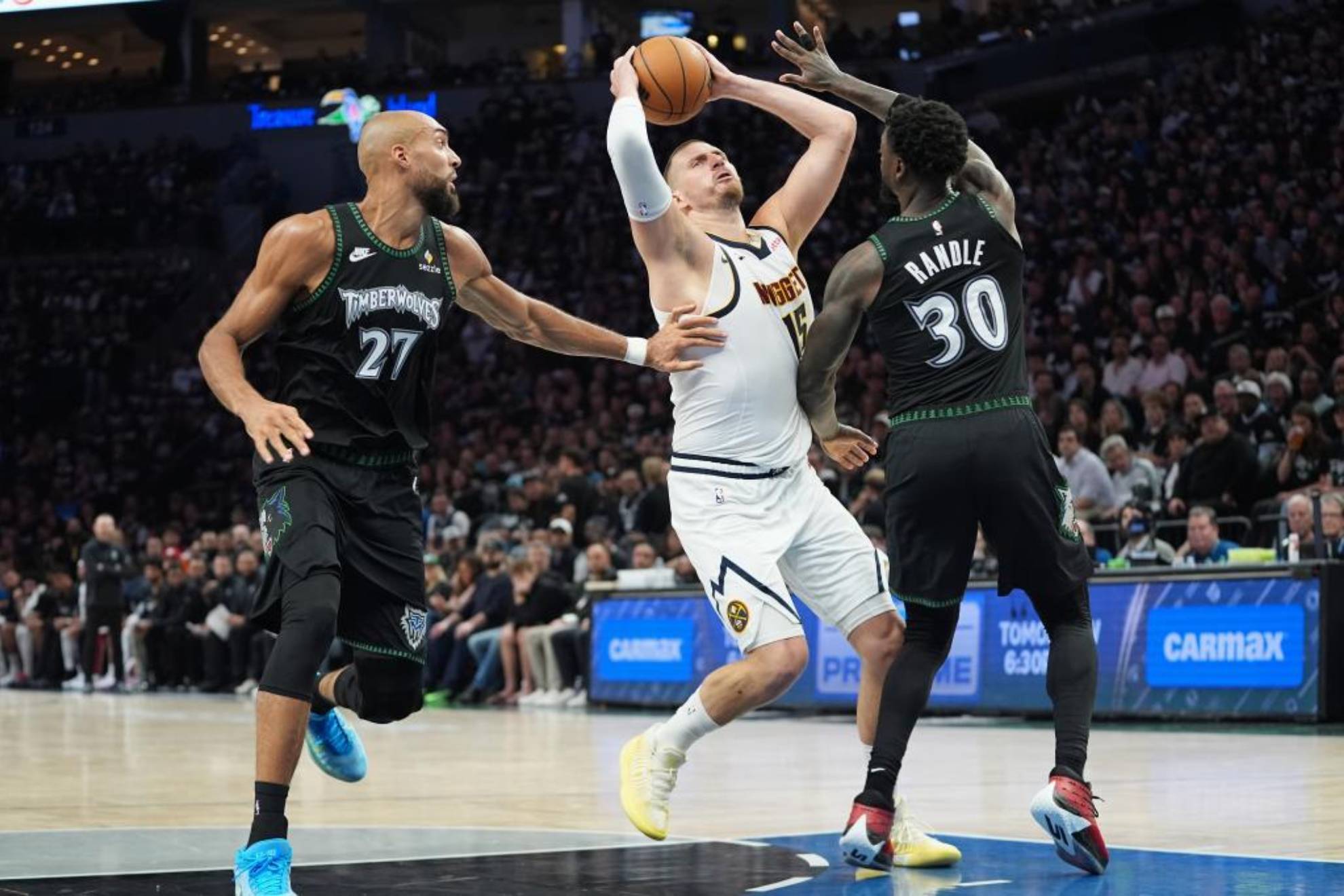 Los Nuggets vuelven a caer ante los Timberwolves en una mala noche de Jokic
