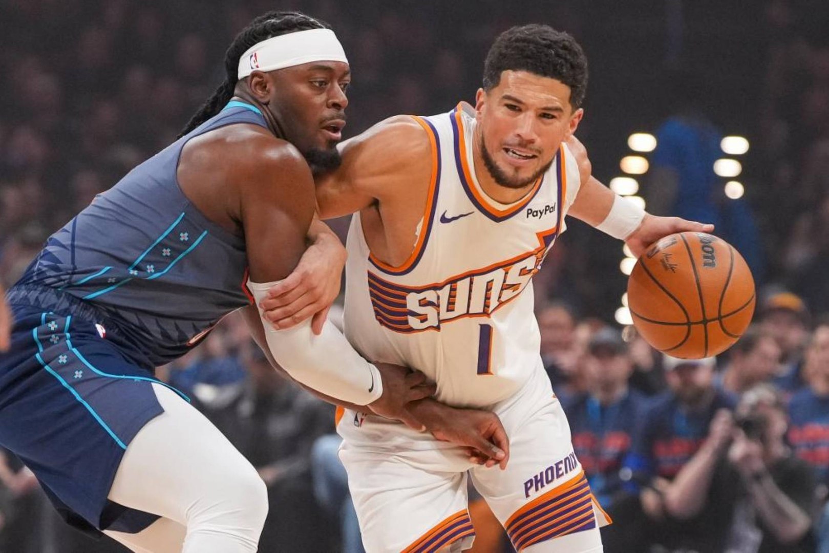 La brutal rajada sobre los árbitros le cuesta 35.000 dólares a Devin Booker