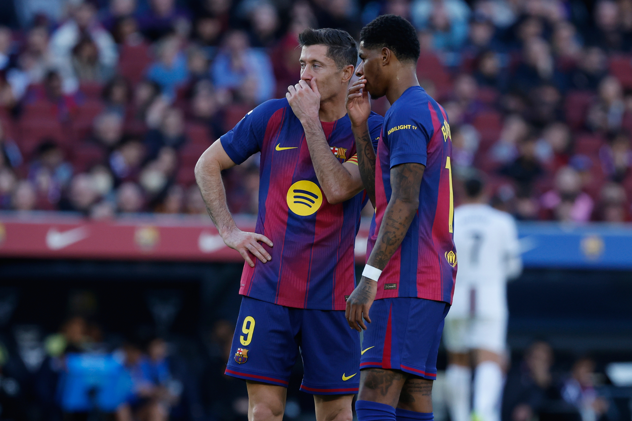 Robert Lewandowski sends a message amid Barcelona exit rumors and leaves his future wide open