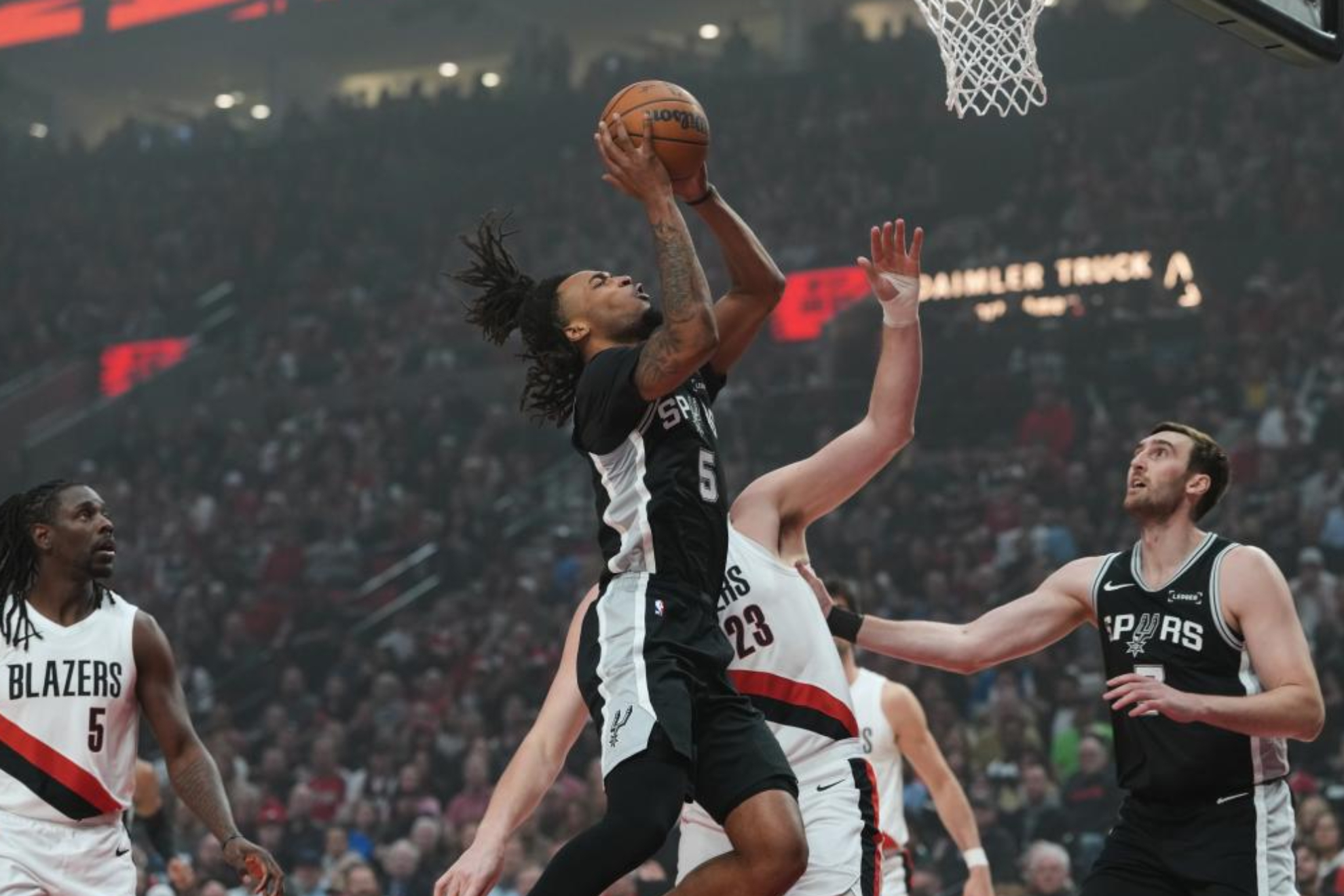 Los Spurs sobreviven en Portland a la ausencia de Wembanyama