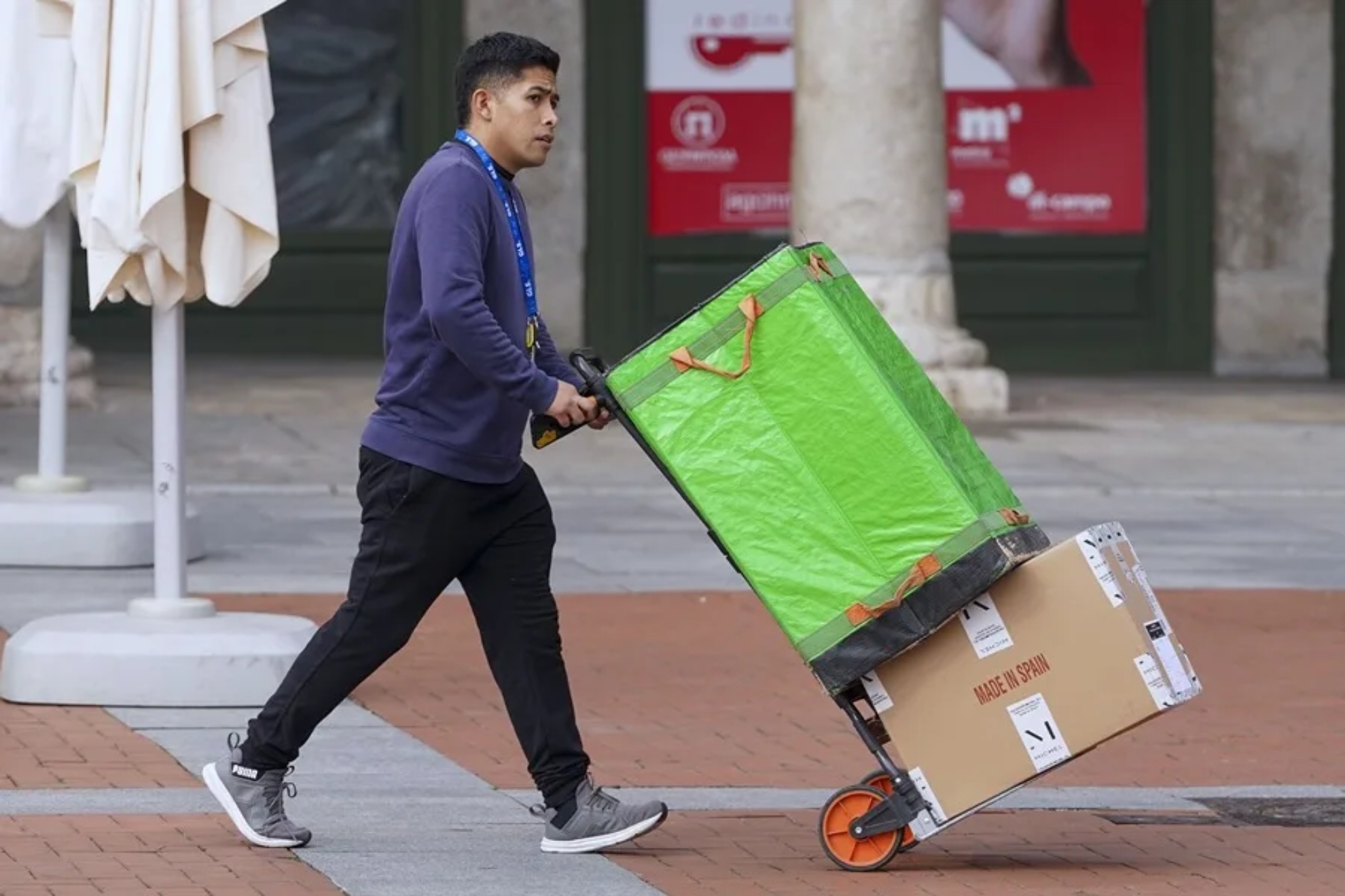La UE acuerda nuevas reglas: paro para trabajadores extranjeros tras 22 semanas cotizadas y mayor movilidad laboral