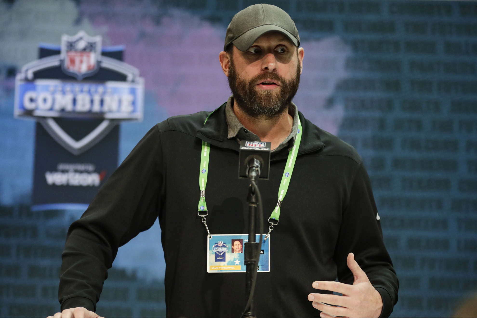 Former Jets running back accuses his coach, Adam Gase, of using cocaine at the team's facilities: "Everyone knew about it"