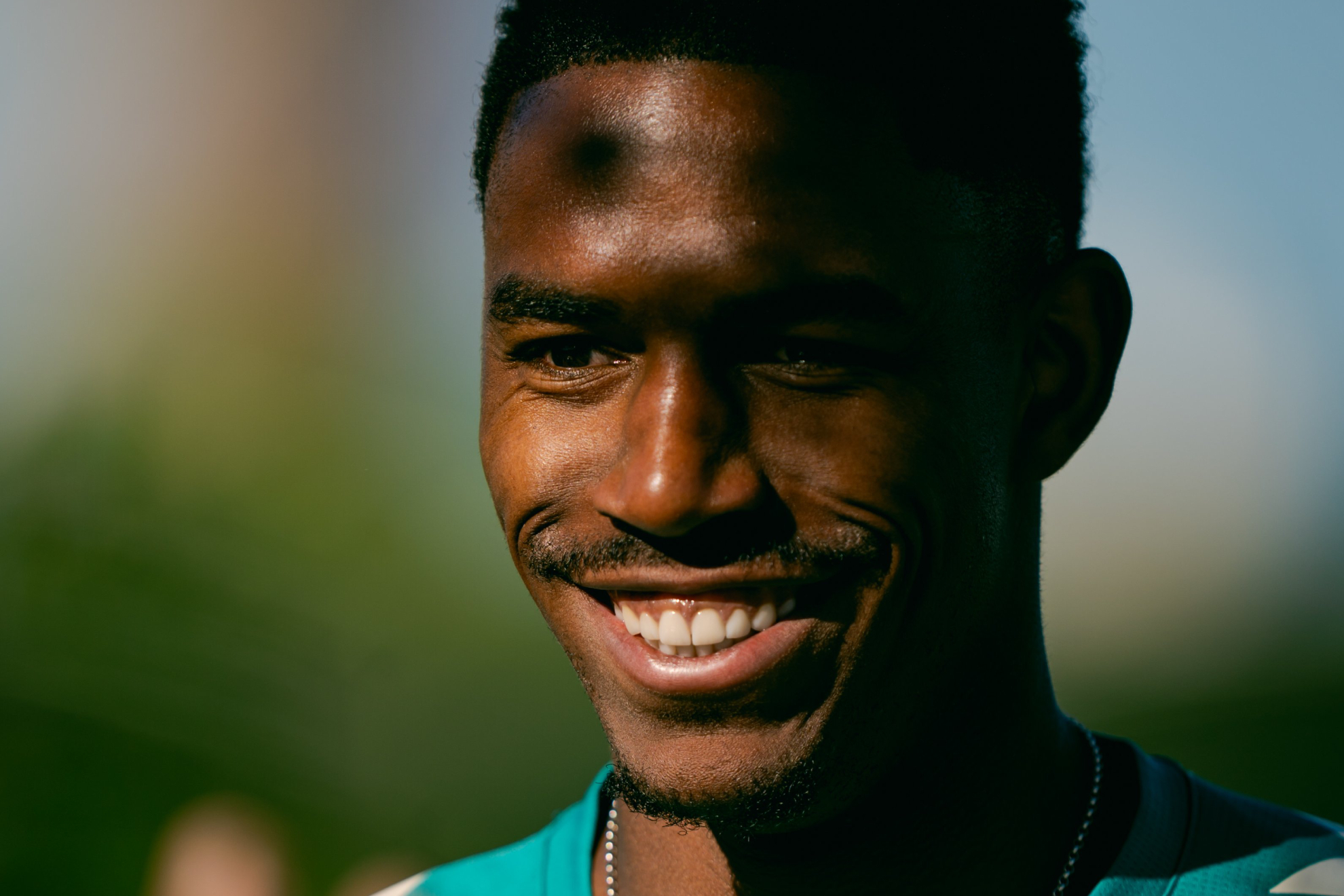 Regreso parcial de Junior Firpo en un entrenamiento sin Bartra