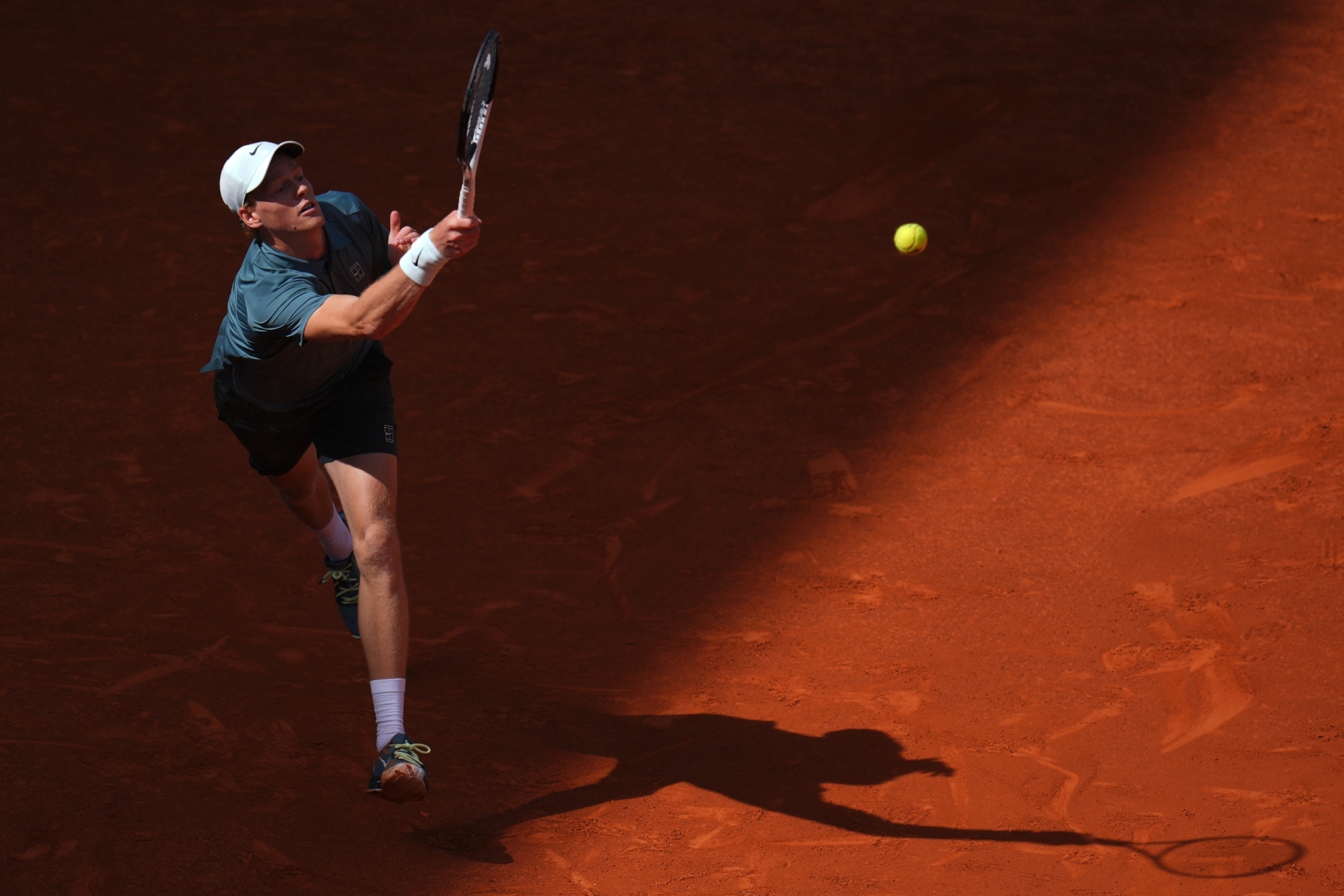 Sinner madruga para igualar su mejor resultado en el Mutua Madrid Open