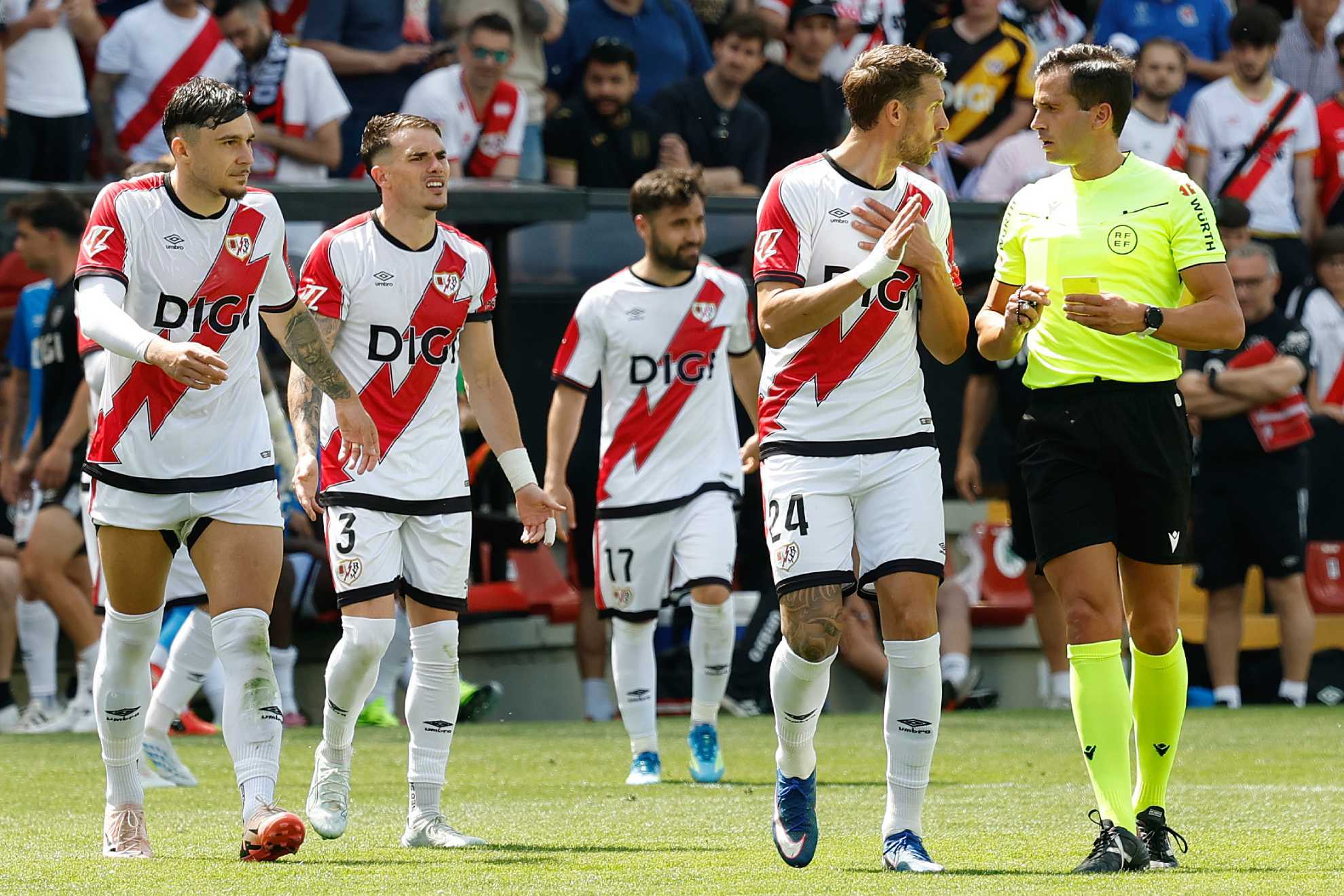 \'Tiempo de Revisión\' da la razón al Rayo: penalti claro no pitado y dos malas...