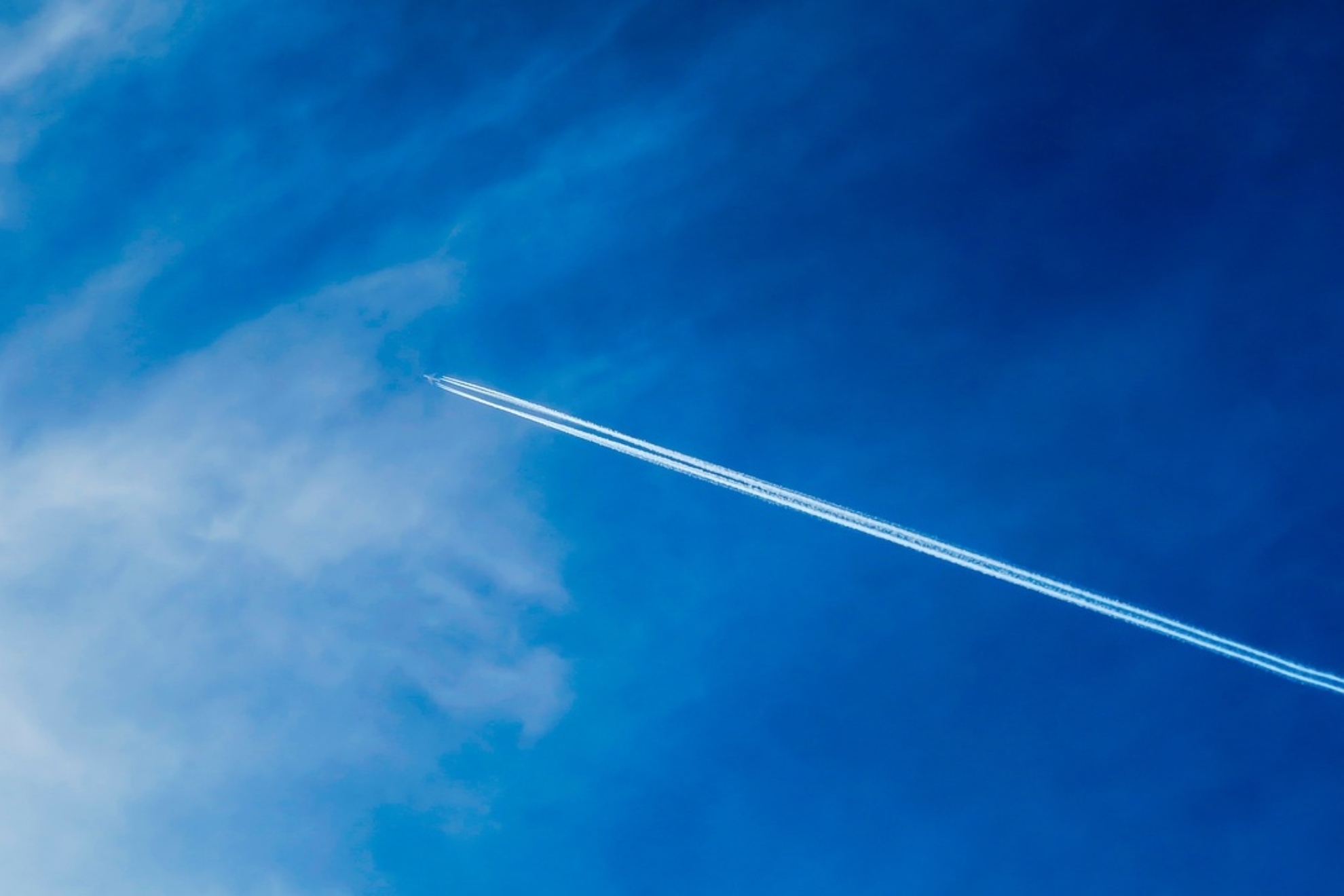 Mario Picazo alerta sobre el papel climático de las estelas de los aviones: “Pueden tener un impacto relevante en el clima terrestre”
