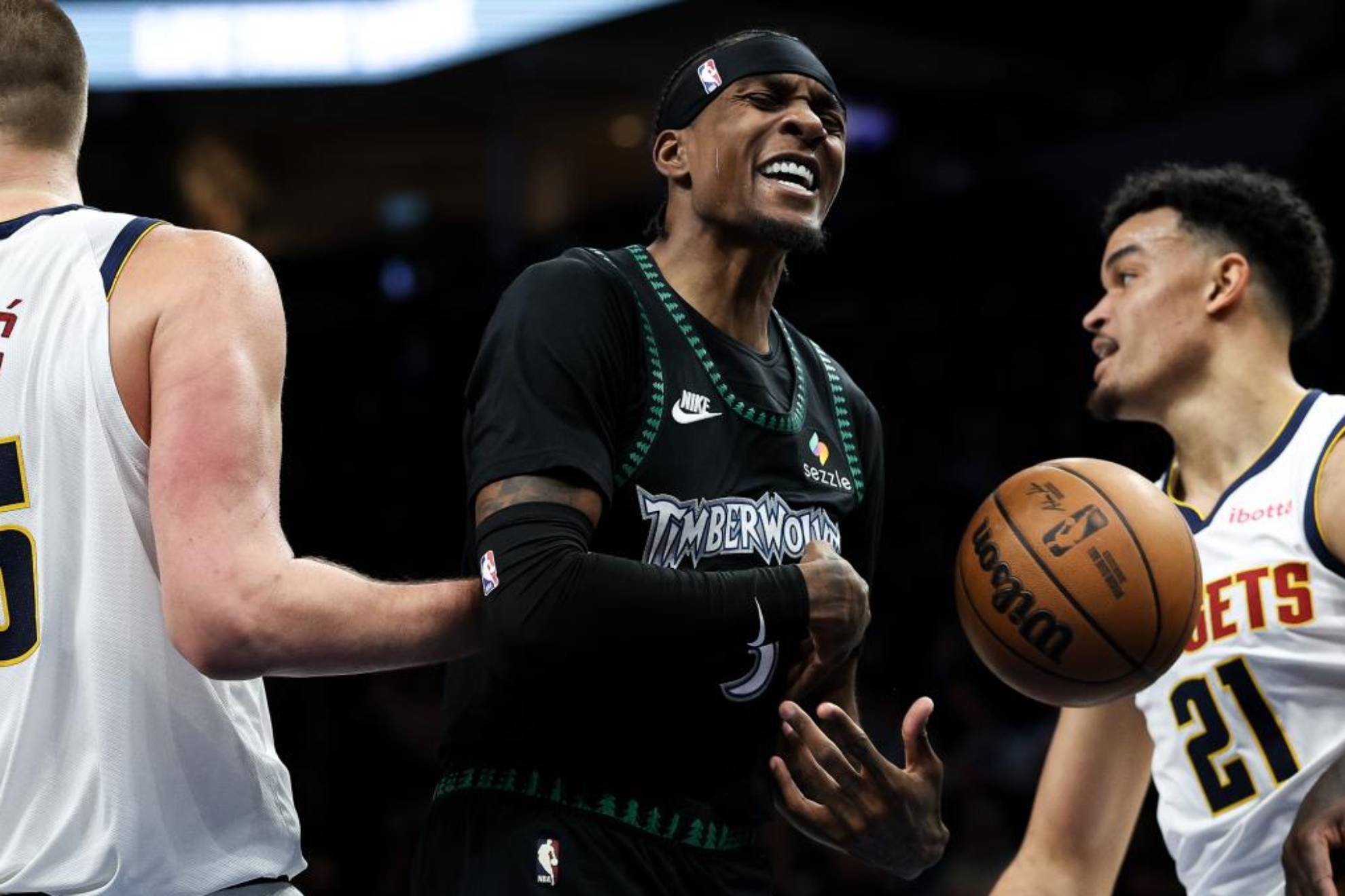 McDaniels impulsa a los Timberwolves y acaba con la temporada de Jokic y sus Nuggets
