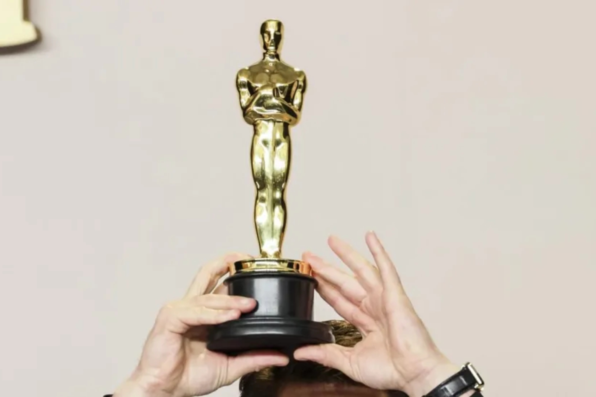 ¡Gana una estatuilla de los premios Oscar y la pierde a la hora de facturar su equipaje!: un suceso de lo más estrambótico