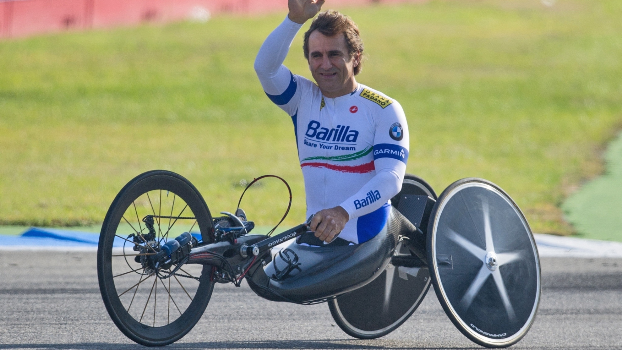 Muere Alex Zanardi, el expiloto de F1 que alcanzó la gloria como ciclista paralímpico