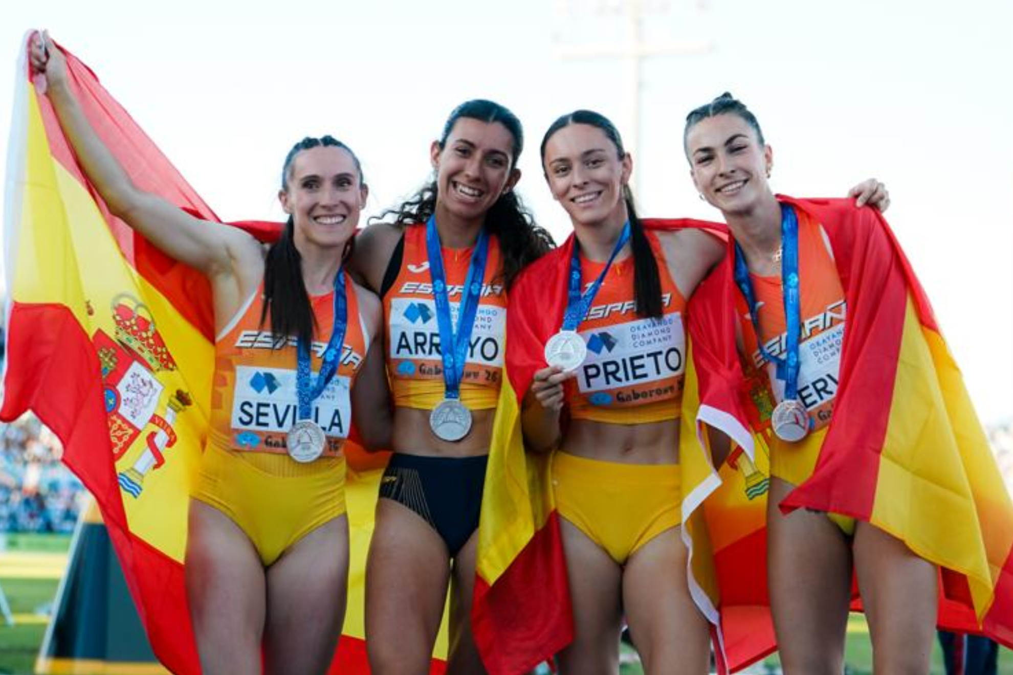 ¡Plata y bronce para los relevos femeninos en los Relevos Mundiales!