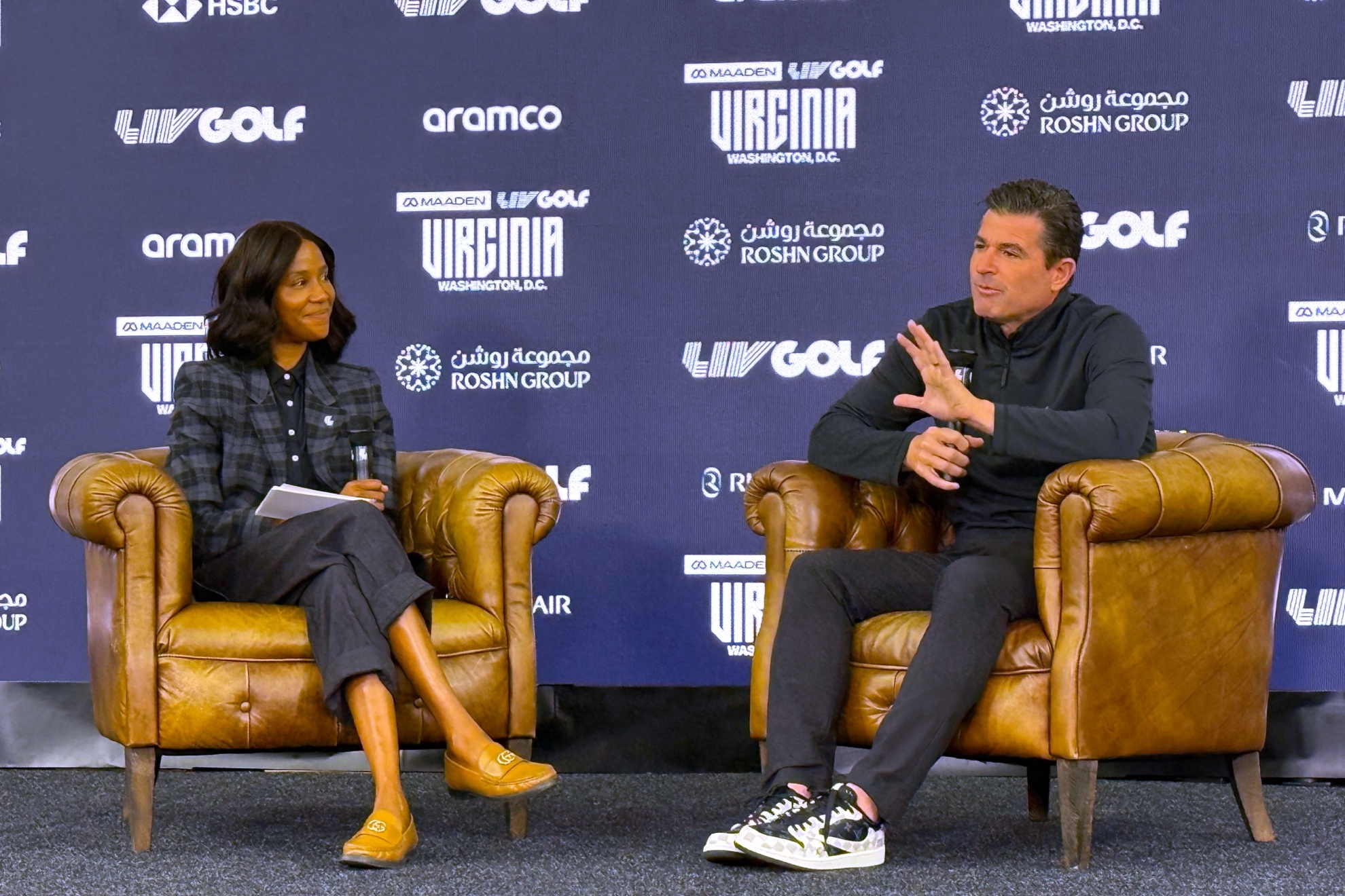El mandamás de LIV Golf recurre a los golfistas y a la comparación con la Fórmula 1 para captar capital