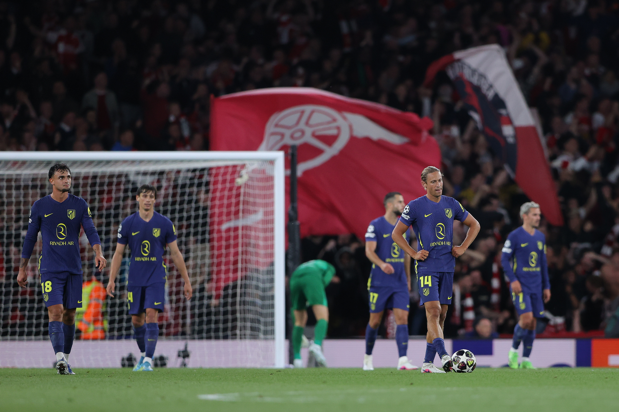 El Atlético de Madrid encaja 74 goles esta temporada, récord bajo Simeone, en un partido de vuelta de semifinales de Champions ante el Arsenal — image 4