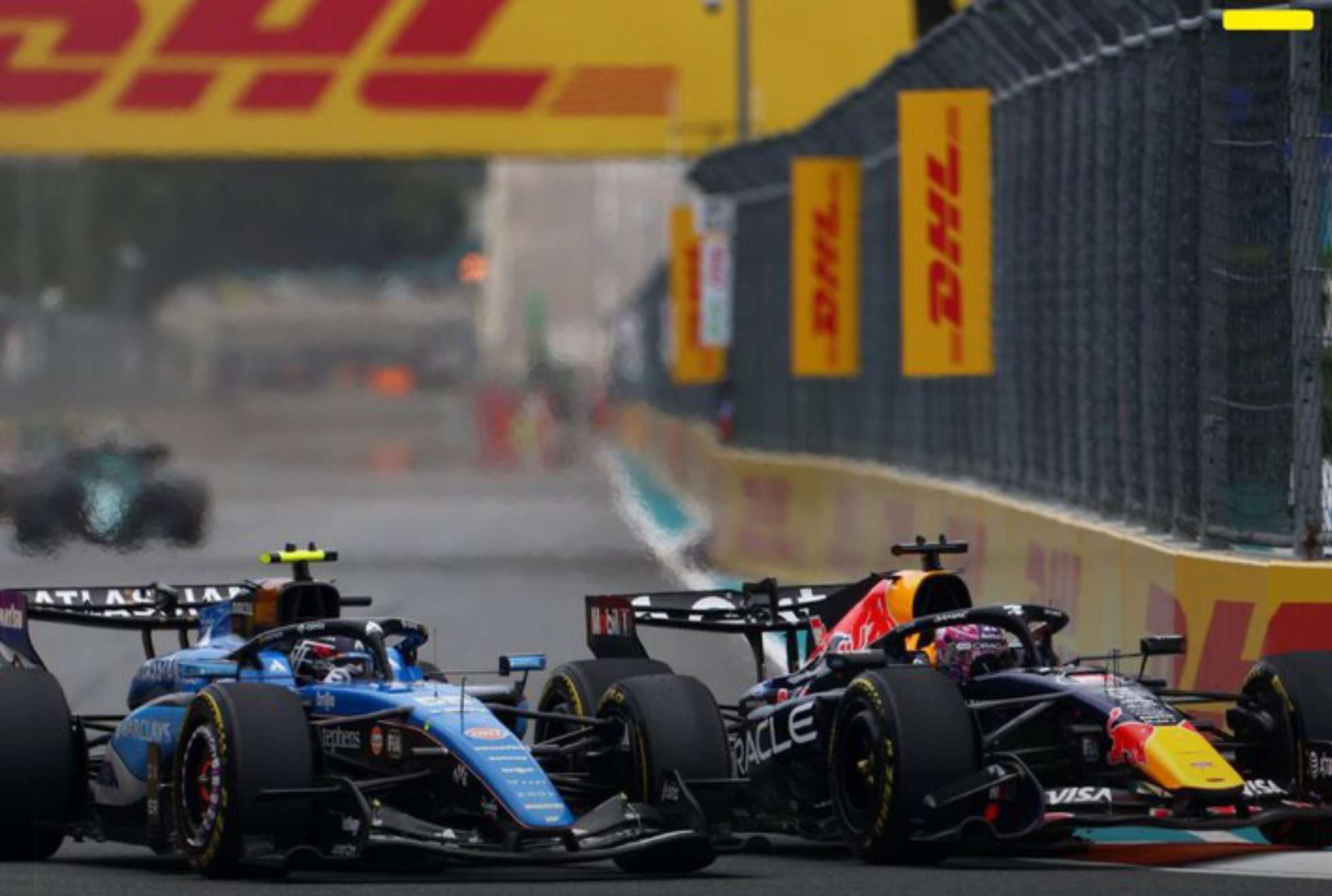 Verstappen responde a la crítica de Carlos Sainz por la radio