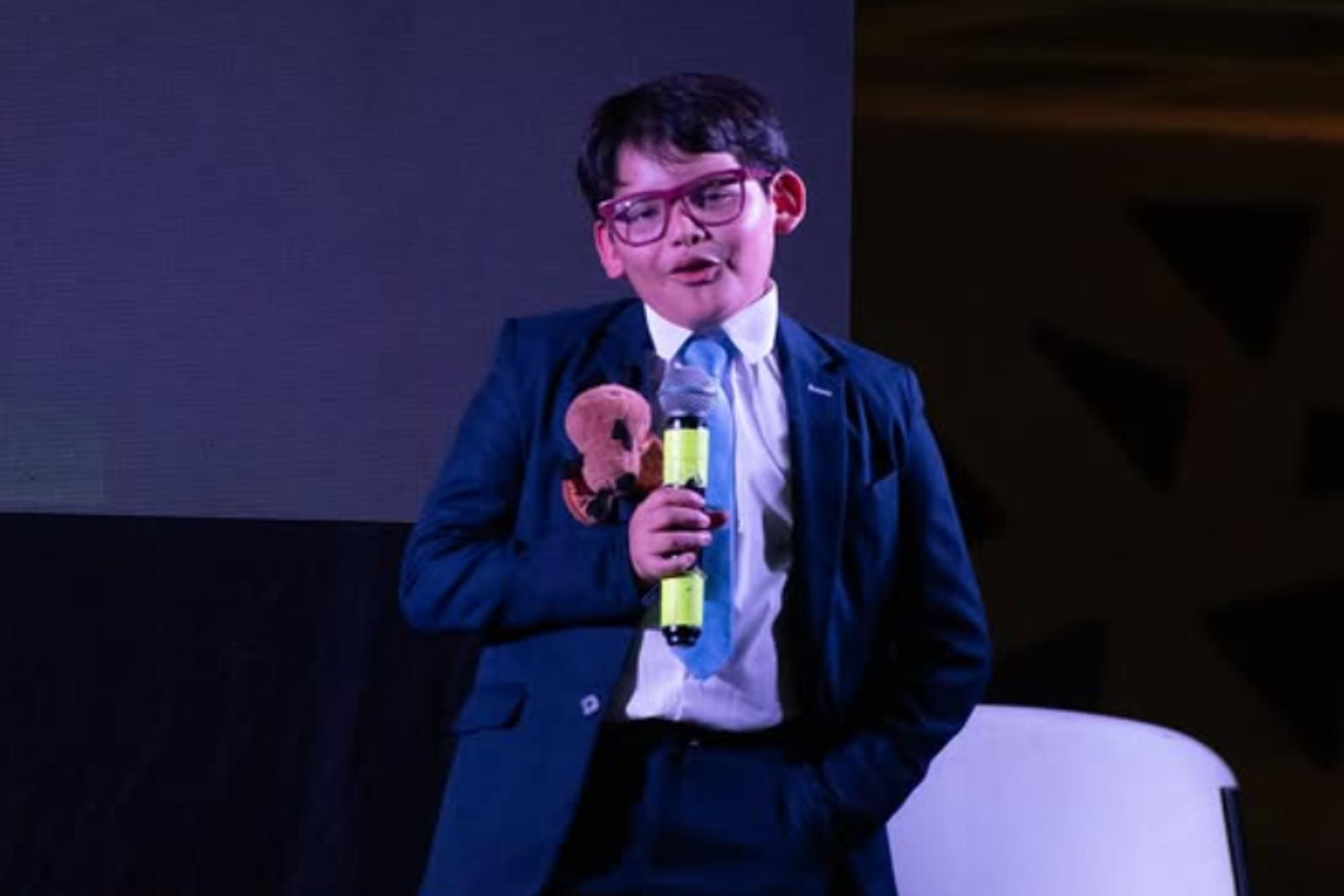 'David da Vinci', el niño de 10 años con un coeficiente intelectual superior al de Albert Einstein que rechaza ser llamado "niño genio"