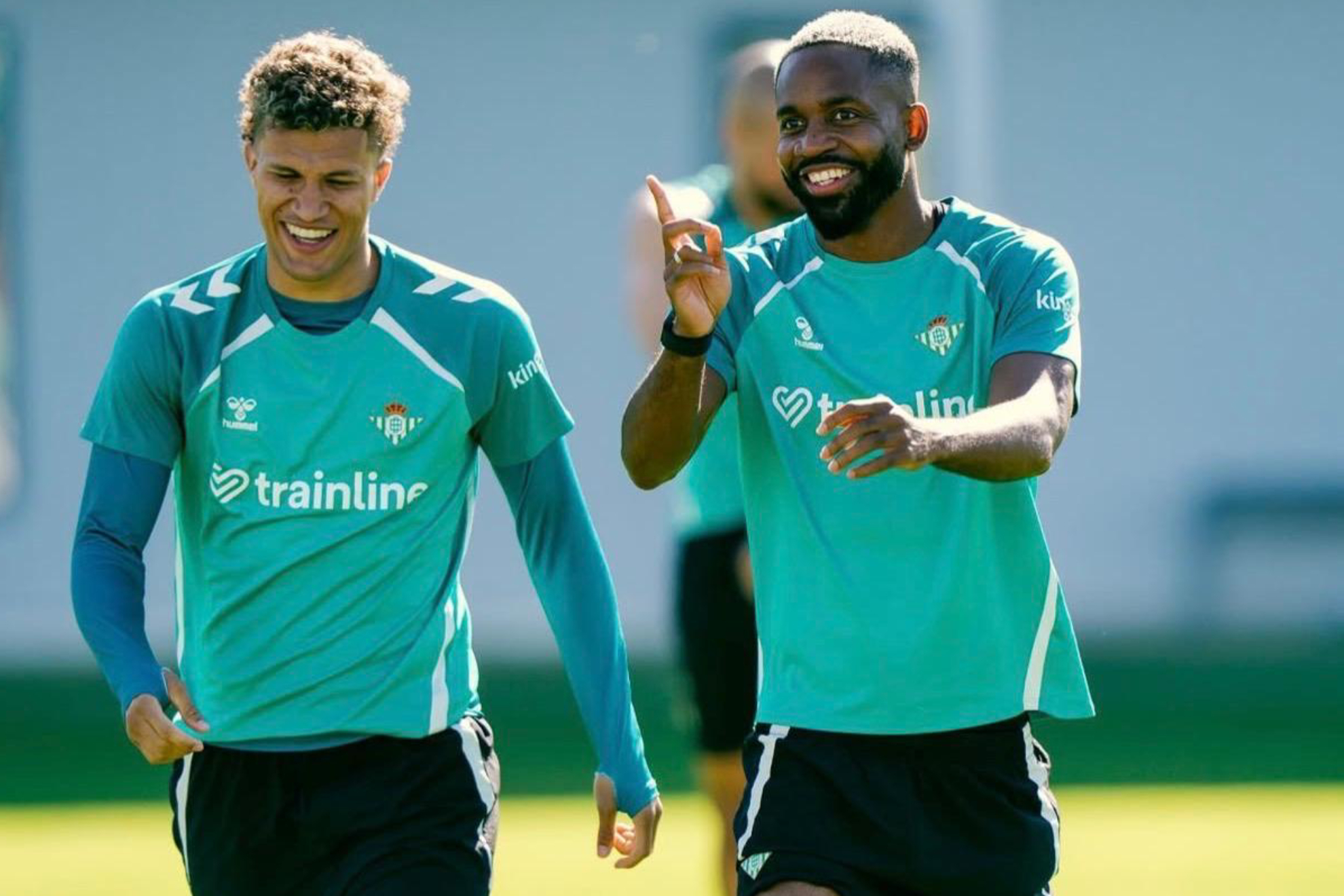 Bakambu se ausenta por motivos personales del entrenamiento
