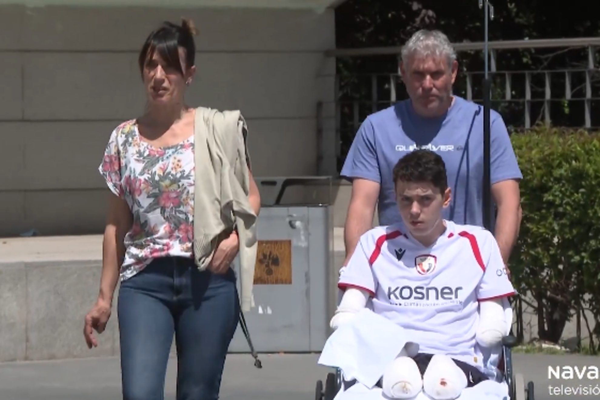Piden ayuda para un joven de 17 años que ha sido operado seis veces, ha perdido las dos piernas y el brazo izquierdo a causa de una sepsis