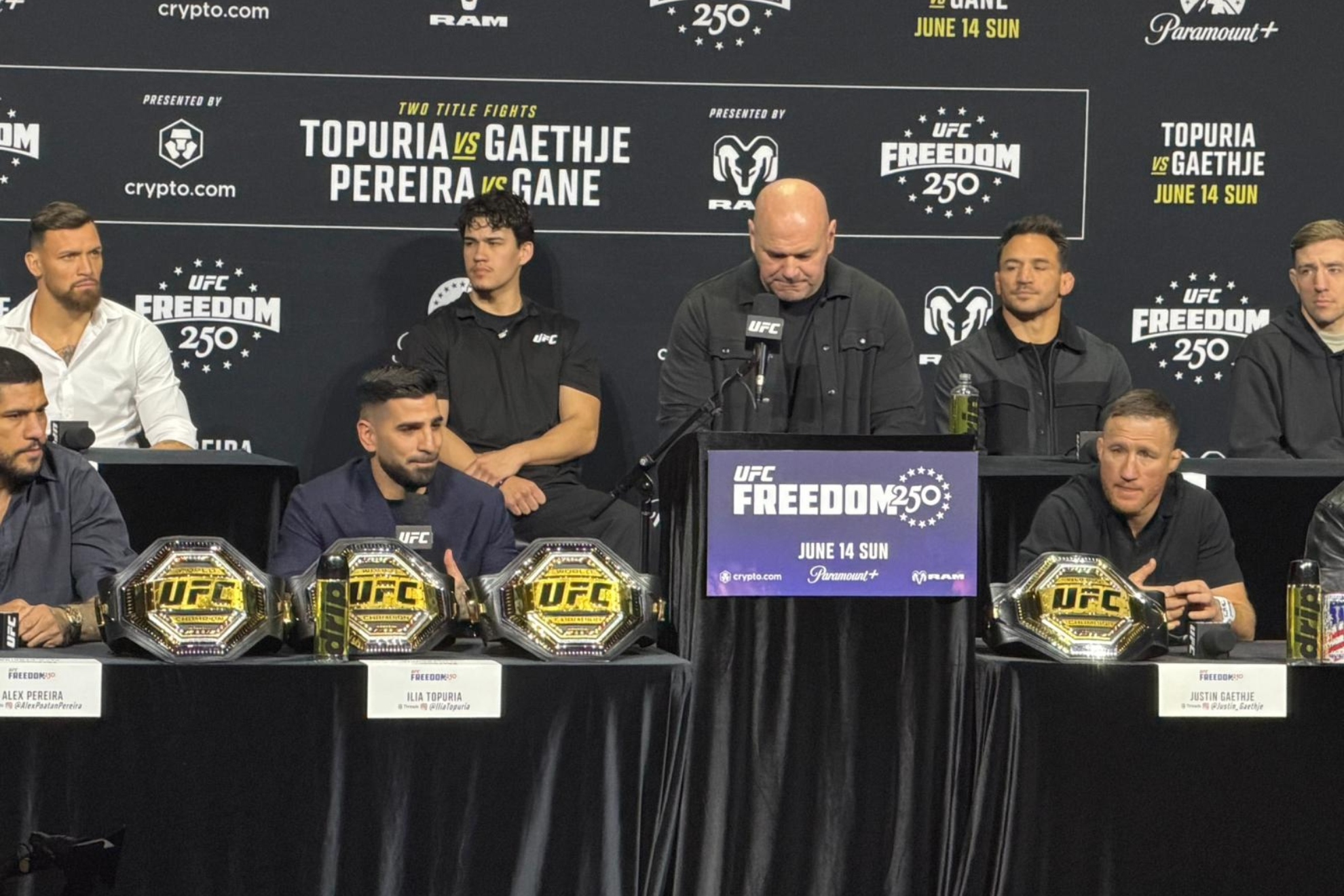 Locura en UFC: �Ilia Topuria se encara con el peso pesado Josh Hokit!