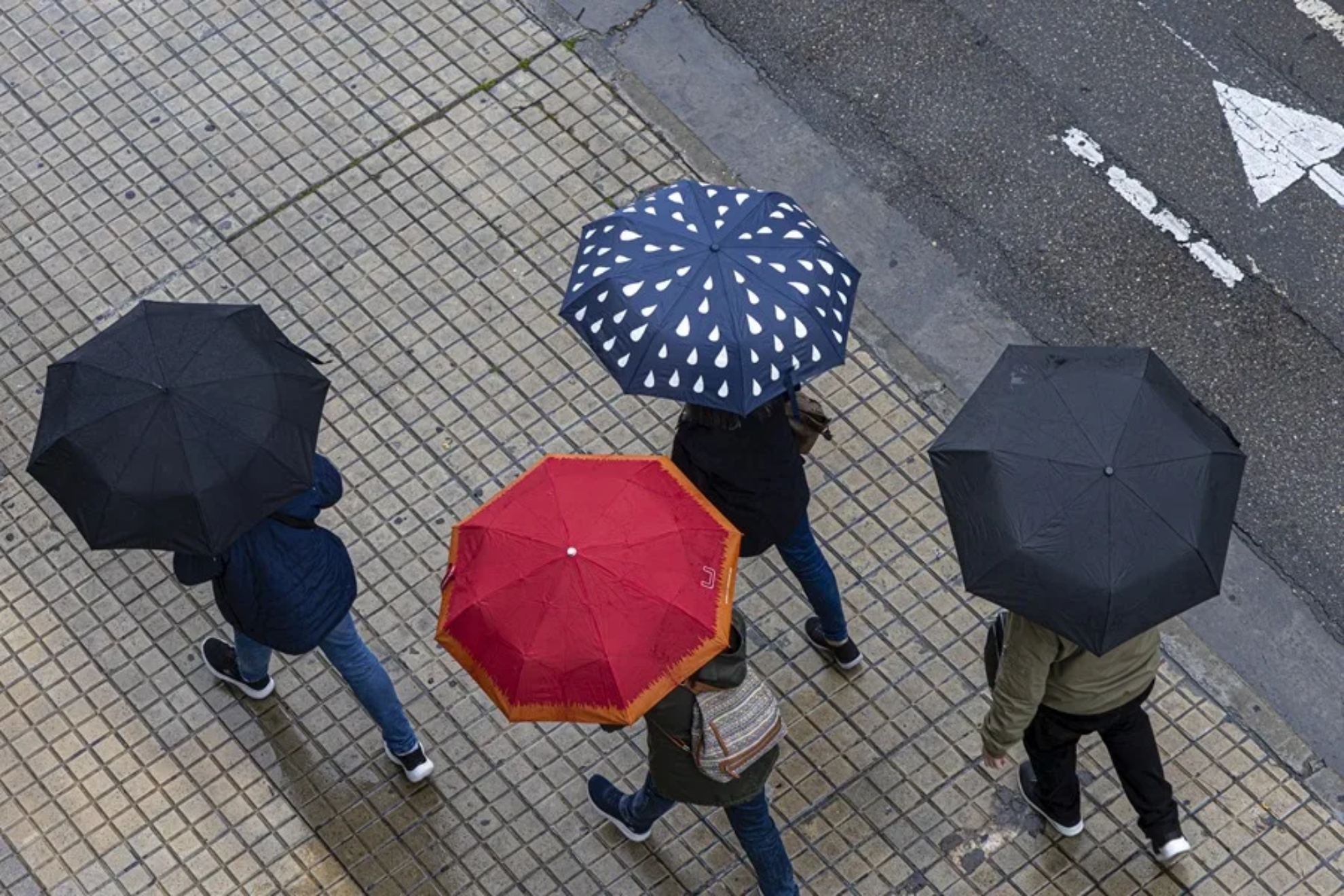 La AEMET vaticina un fin de semana pasado por agua y activa avisos amarillos por lluvia: las zonas más afectadas