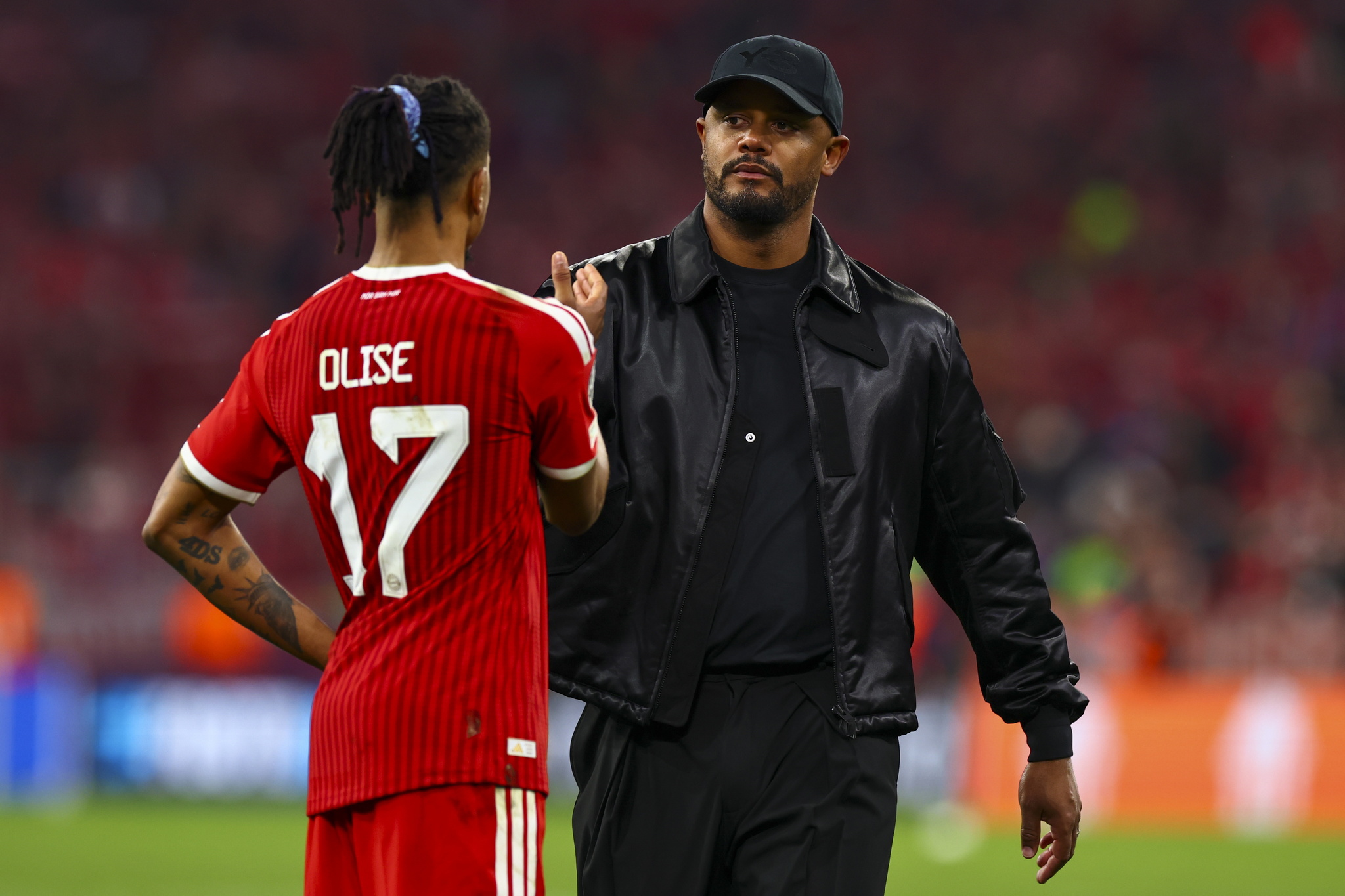 Olise anota y el Bayern Múnich vence 0-1 al Wolfsburgo