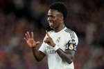 LaLiga denuncia insultos en el Camp Nou al Real Madrid y a Vinicius