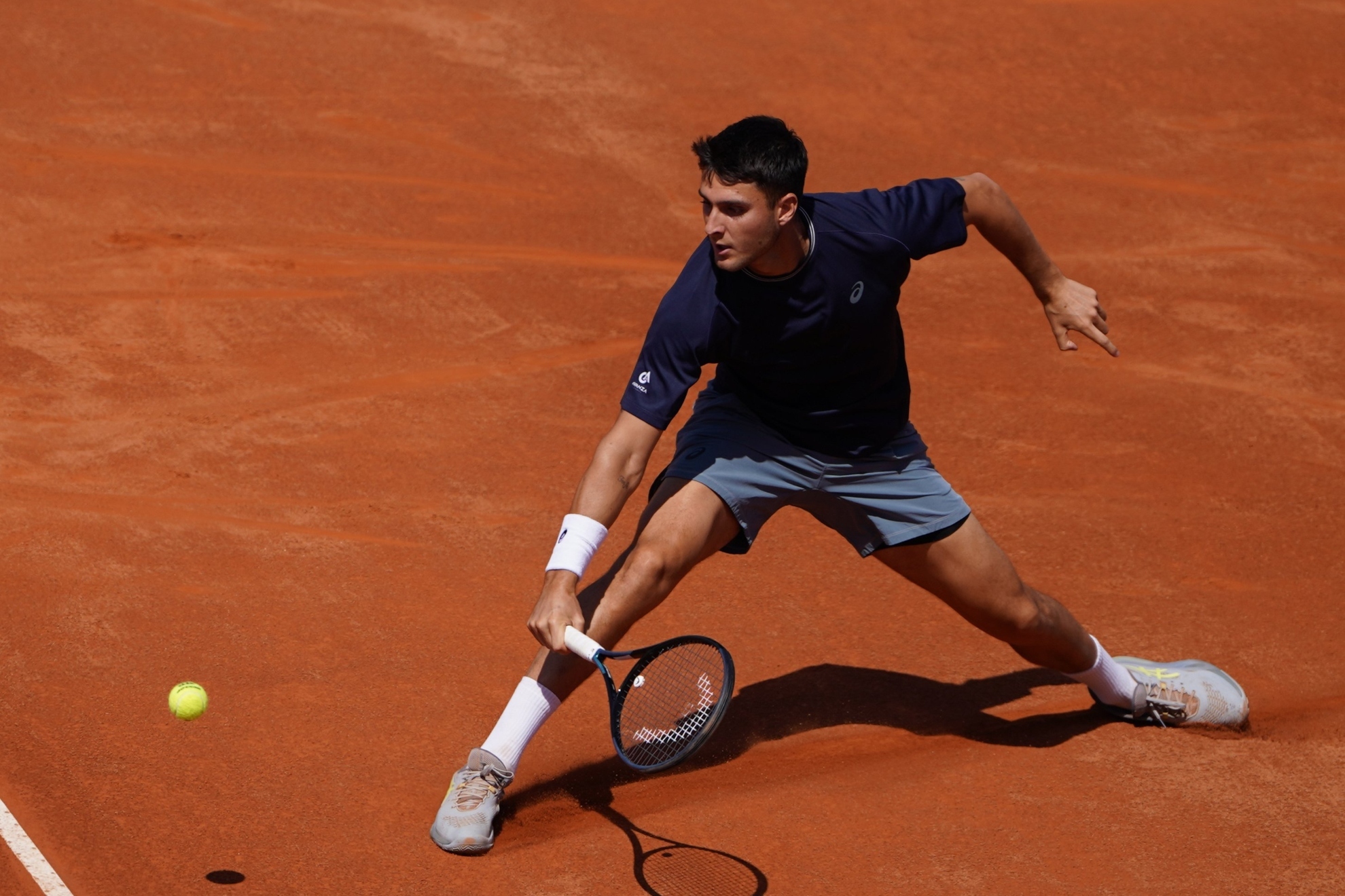 Pablo Llamas se presenta ante Medvedev y está a un set de dar la sorpresa en el torneo de Roma