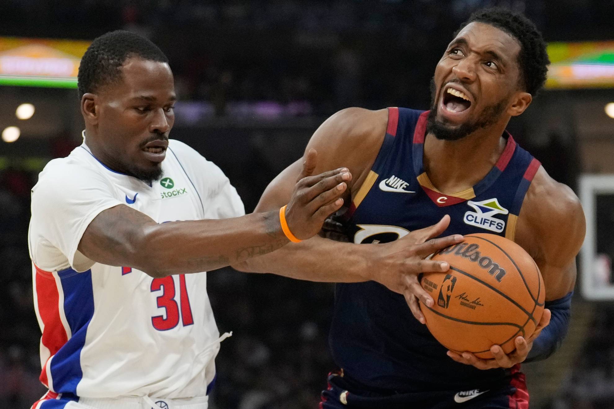Donovan Mitchell pone el 2-2 para los Cavaliers contra los Pistons con un récord anotador en la NBA