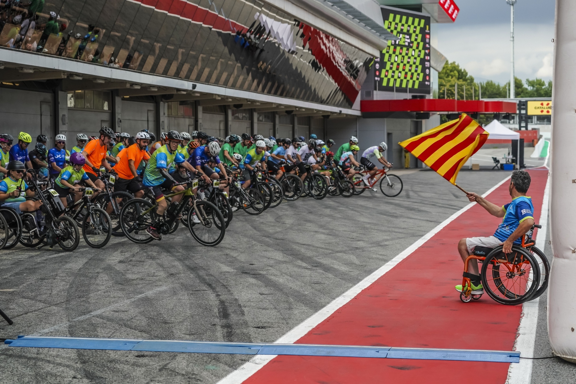 Rodar en el Circuit de F1 junto a Isidre Esteve: así será la cita solidaria del verano