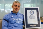 Barrenetxea recibe el 'Guinness World Record' por el gol más rápido en una final de Copa