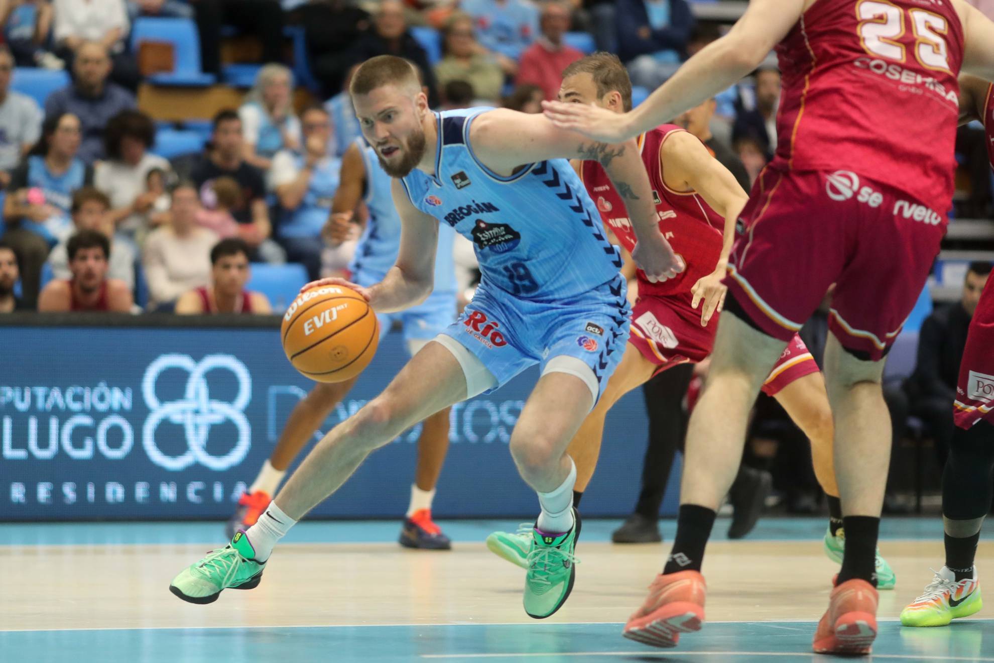 El Breogán arrasa al Lleida y alarga su buena racha