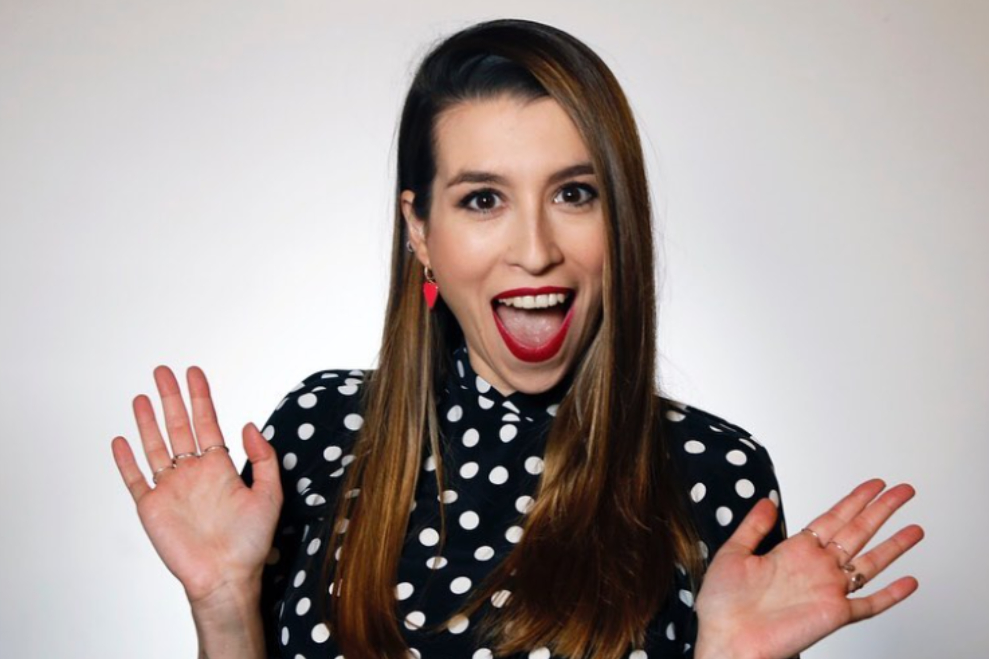Eva Soriano alucina con la tradición de los claveles de San Isidro y pide una actualización: “No se adecua a cómo están las cosas ahora”