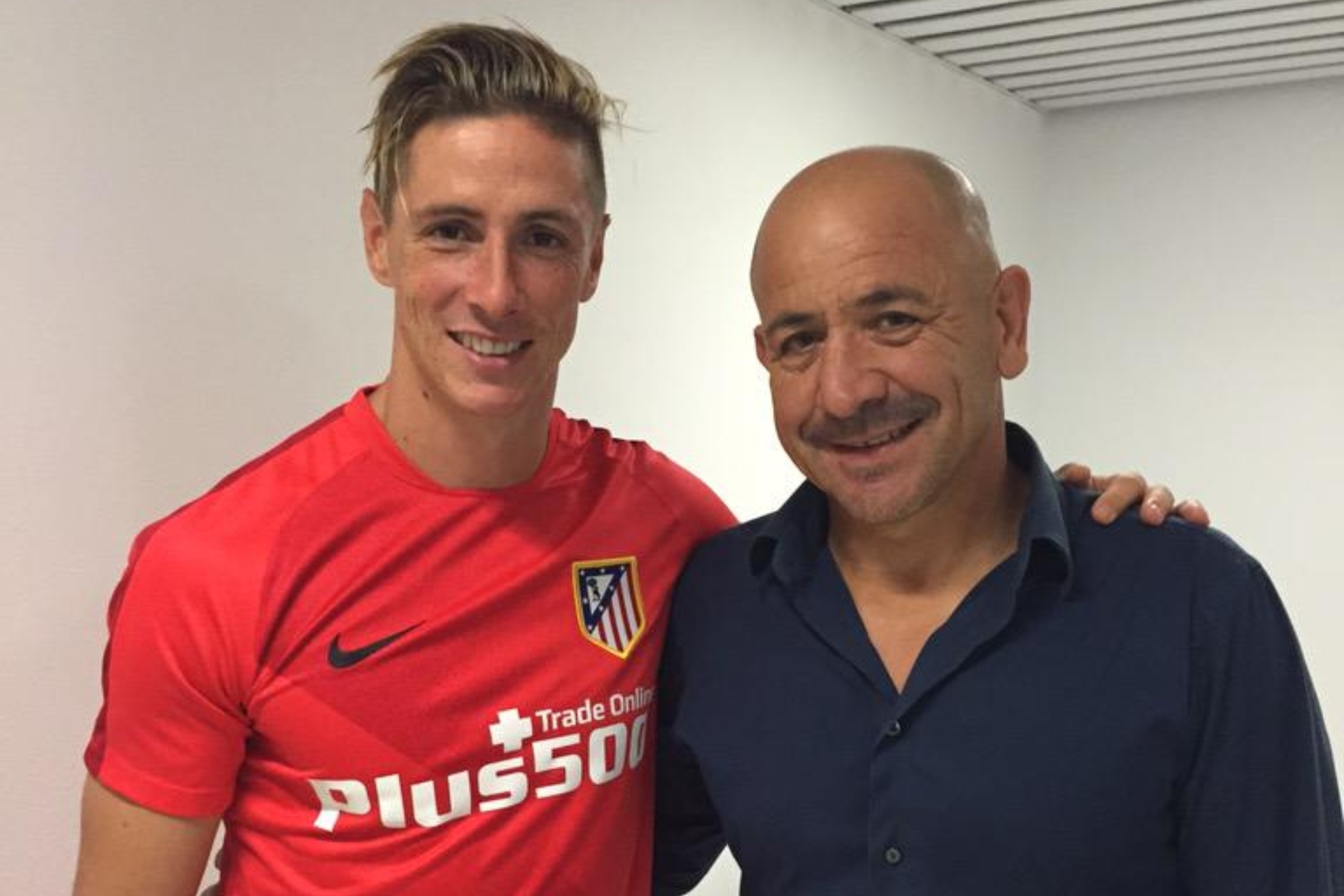 Fernando Torres y Claudio Barrag�n en 2015.