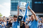 Los aficionados que lo deseen podrán fotografiarse con el trofeo de la Copa ganada