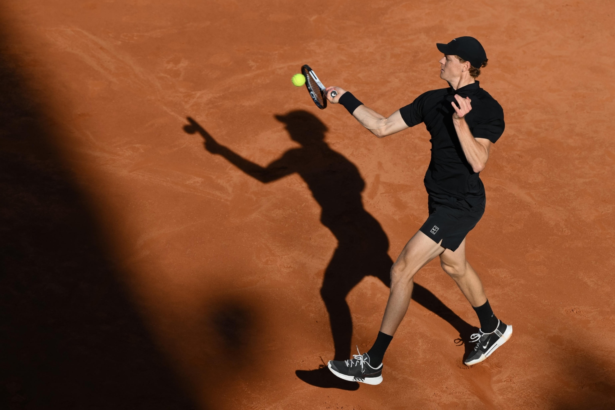 Jannik Sinner es profeta en su tierra 50 años después y da el último golpe en Roma antes de Roland Garros