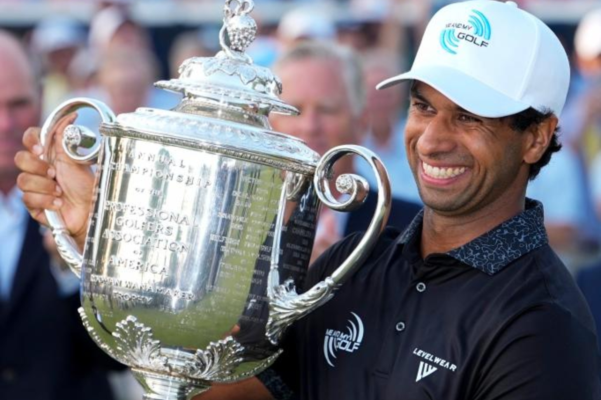 ¿Por qué el ganador del PGA Championship juega con dos guantes?