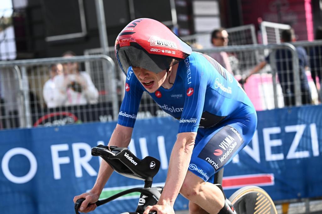Vingegaard sale con 'dudas' de la crono y Arensman emerge en el Giro: "Ha sido terrible"