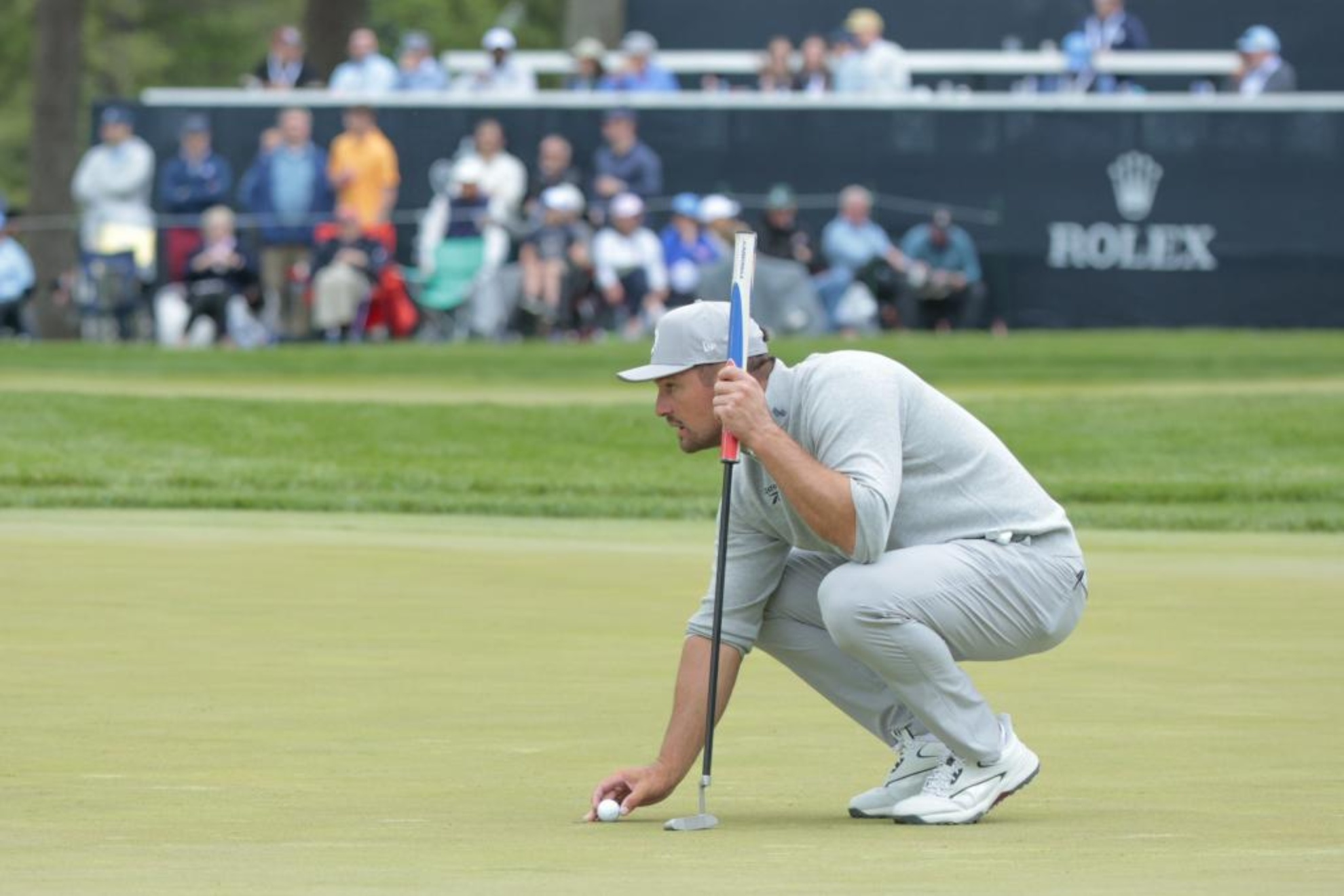 DeChambeau cuestiona las imágenes de los alunizajes... y cree en los seres interdimensionales