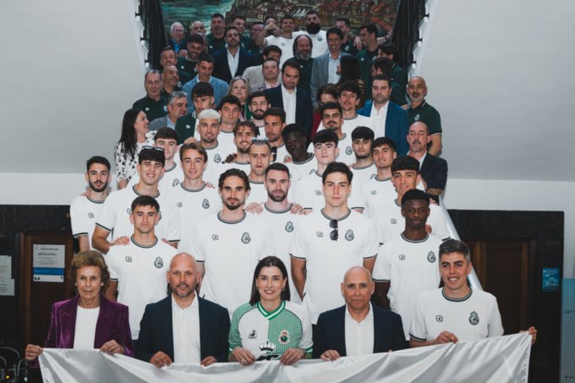 El Ayuntamiento abrió sus puertas a un Racing de Primera