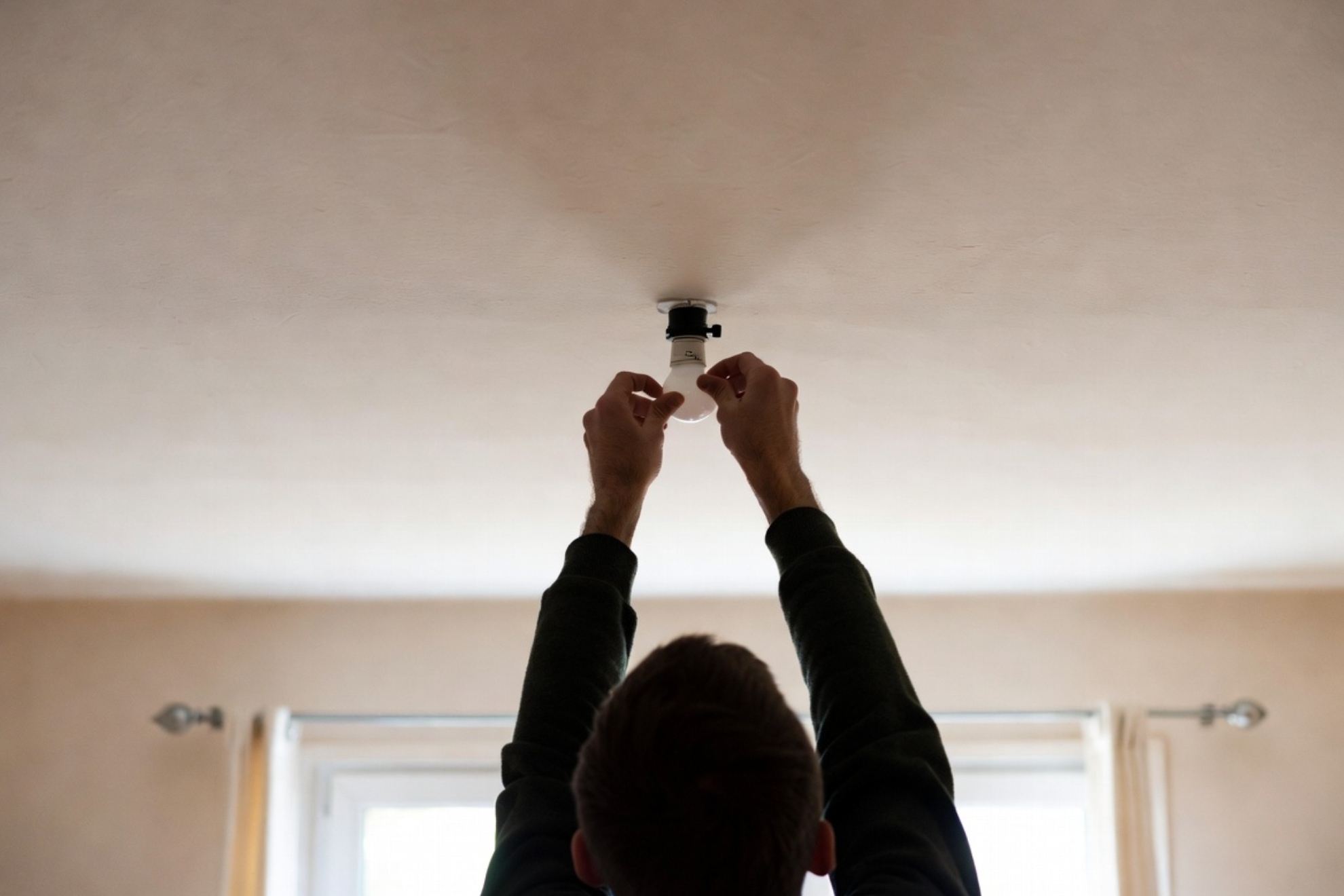 Precio de la luz por horas mañana, viernes 22 de mayo: cuándo es más barata y más cara