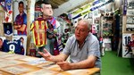 Se jubila Raimon, el multiusos del Levante: “Soy de la vieja guardia, de recortar la hierba de los postes con tijeras”