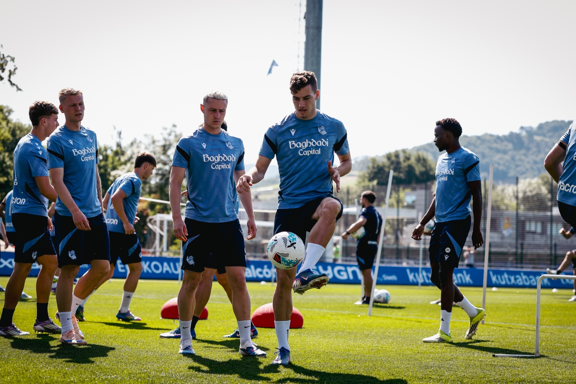 La Real despide LaLiga sin Guedes y Wesley, pero con Caleta-Car y Karrikaburu