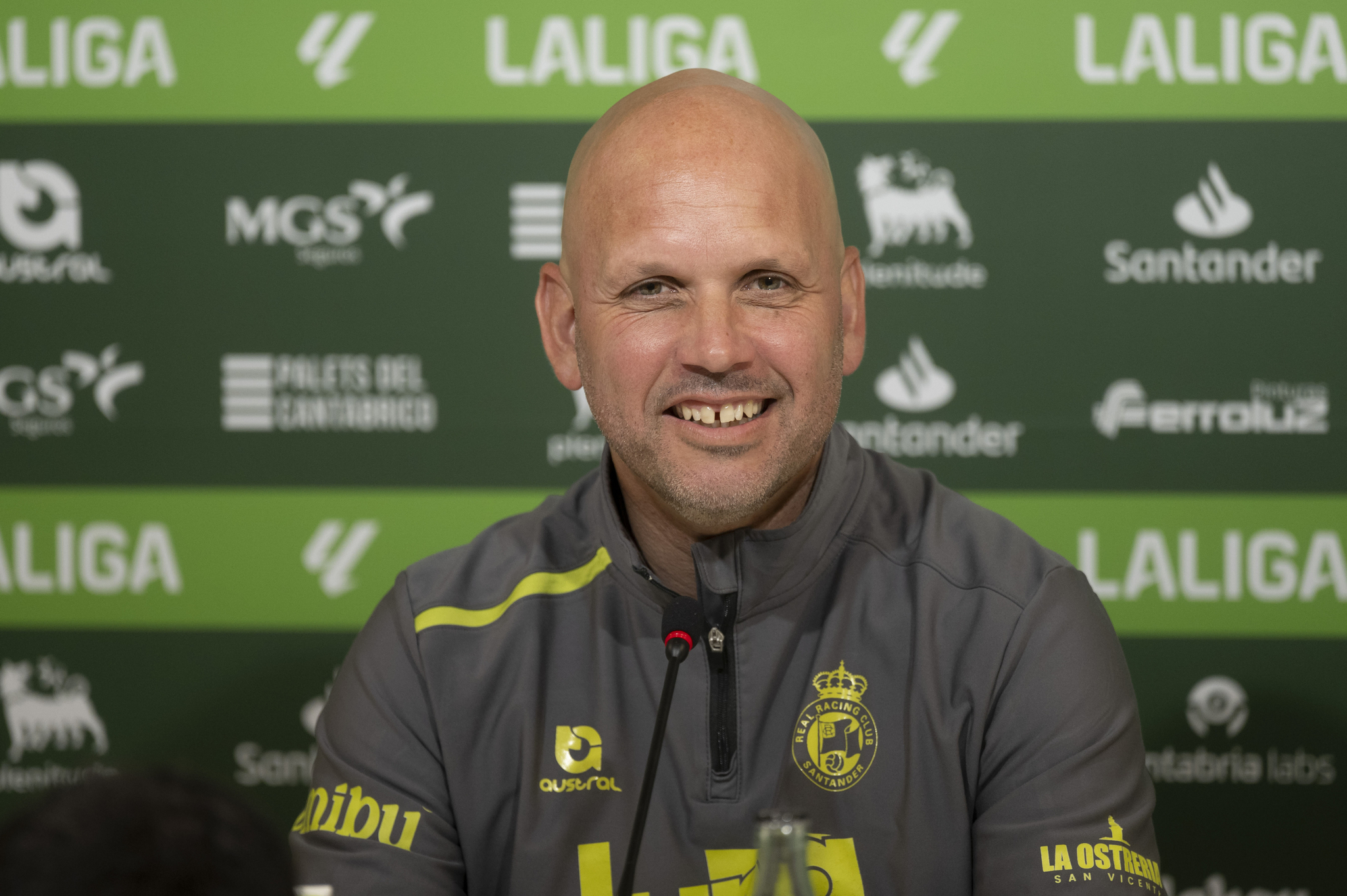 José Alberto, sobre Sergio Martínez: "Le veo con ganas de seguir jugando partidos con el Racing"
