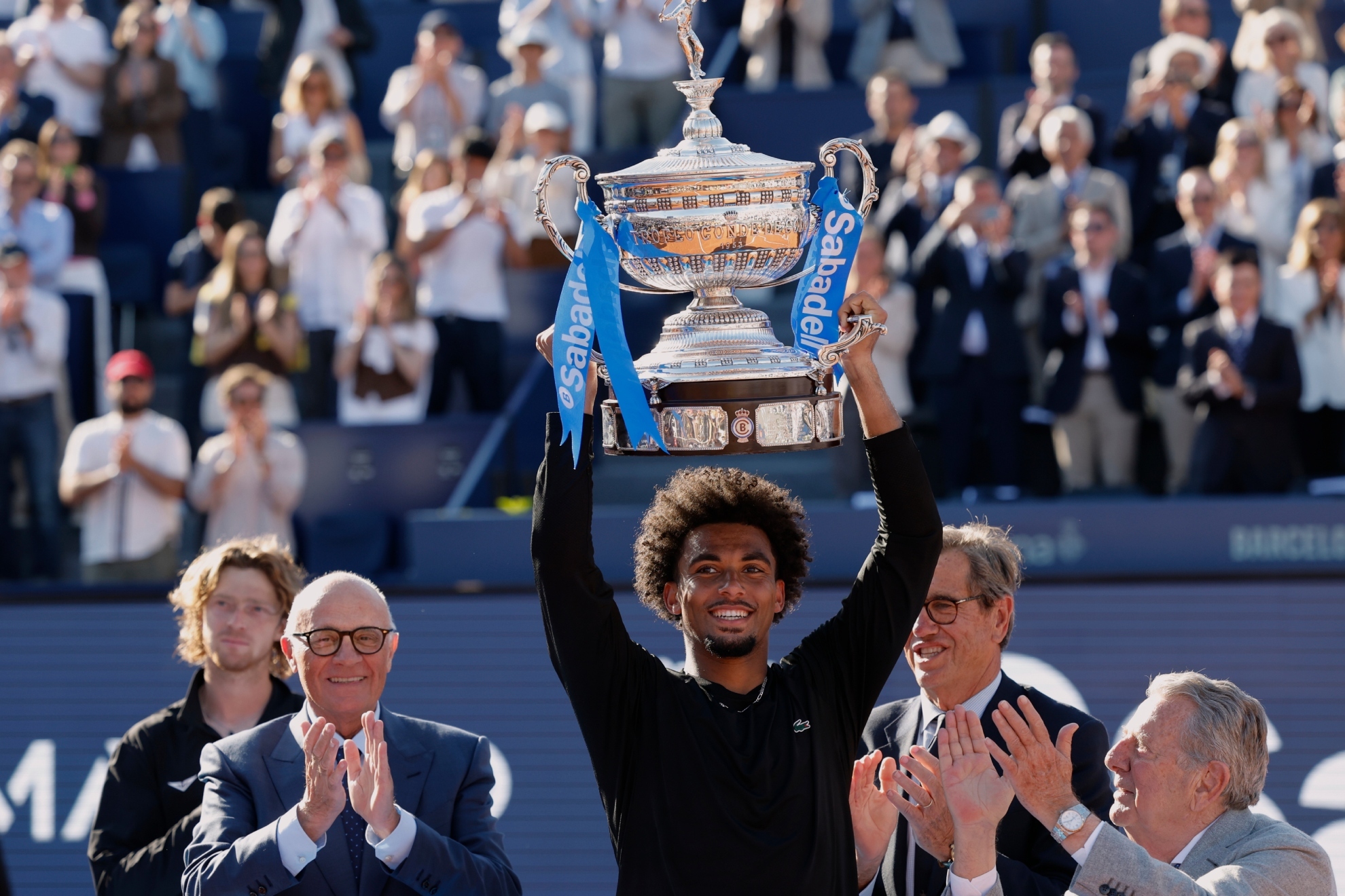 Arthur Fils se retira de Roland Garros por la cadera: "Sería estúpido jugar y no cometeré el mismo error"