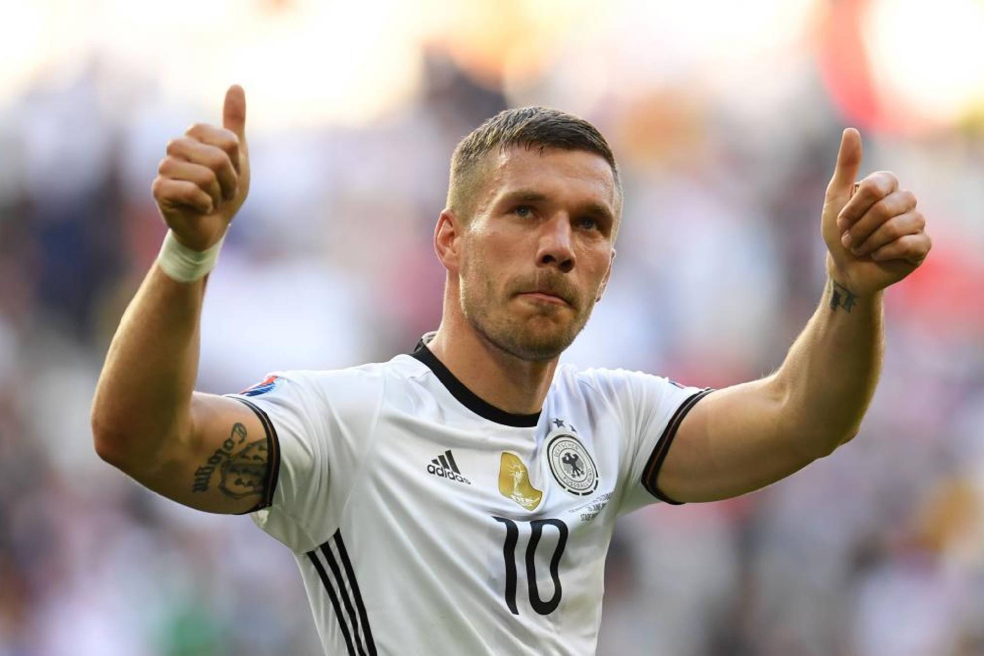 Podolski 'cuelga las botas' a los 40 años