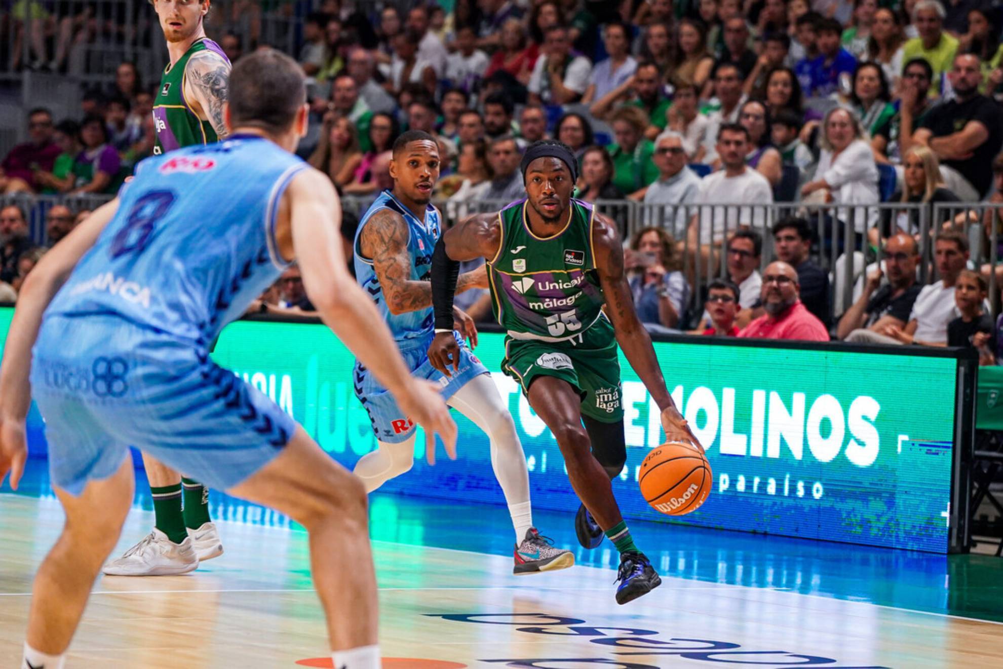 El Unicaja recupera su esencia y se engancha a los playoffs