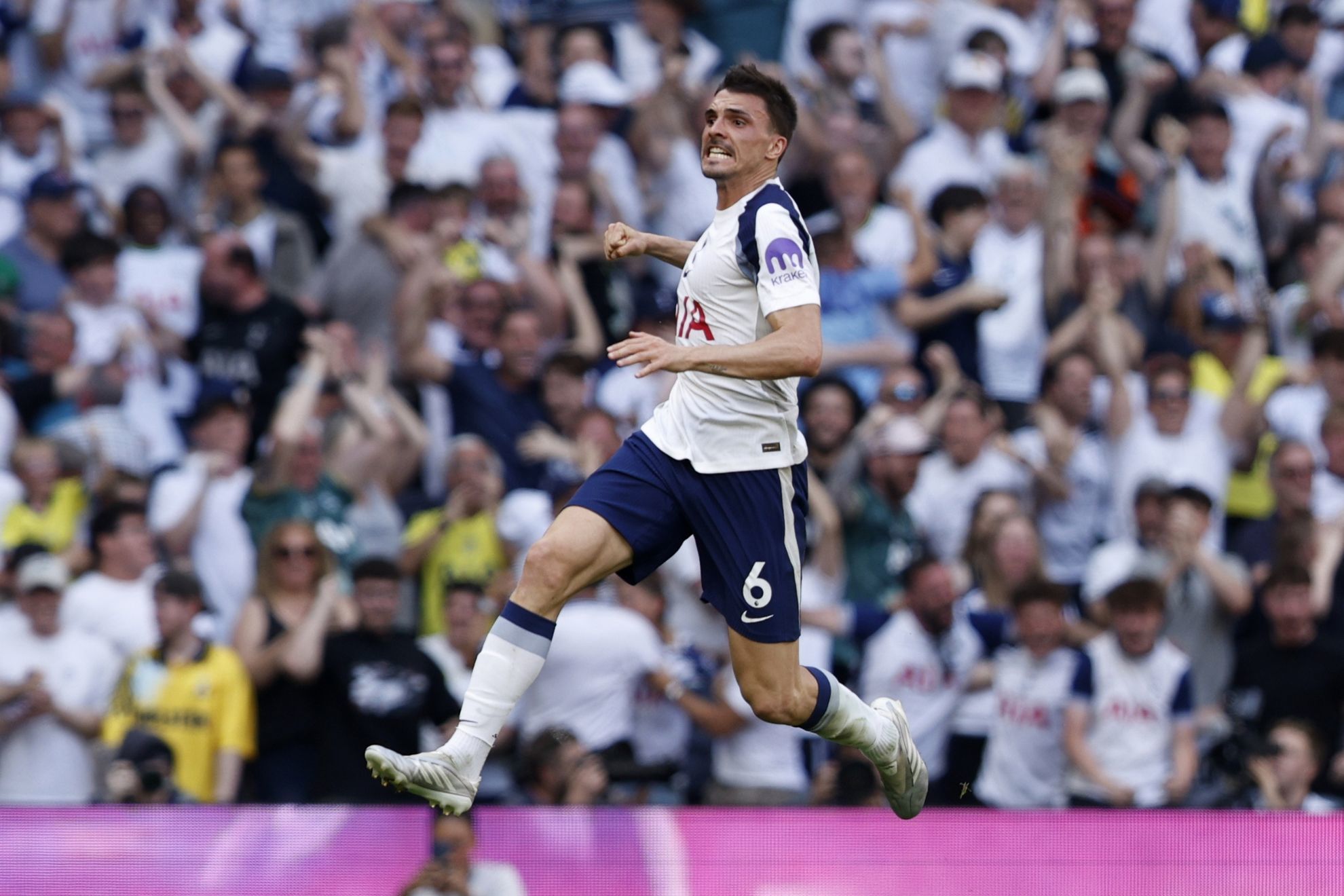 El Tottenham hace los deberes y desciende al West Ham tres años después de ganar la Conference