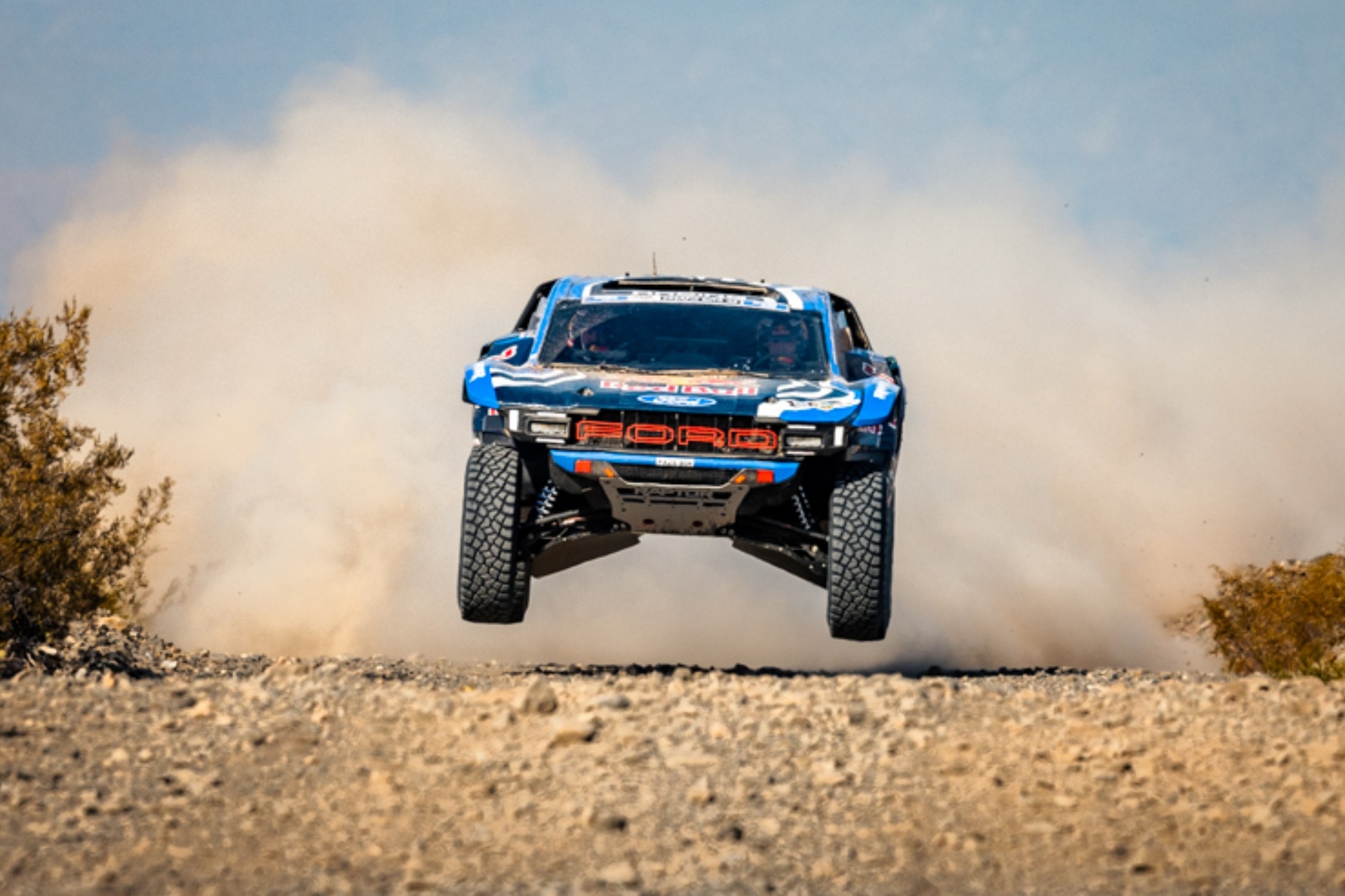 El Ford de Sainz vuelve a correr: tercero junto a Oliveras en el estreno del Desafío Ruta 40
