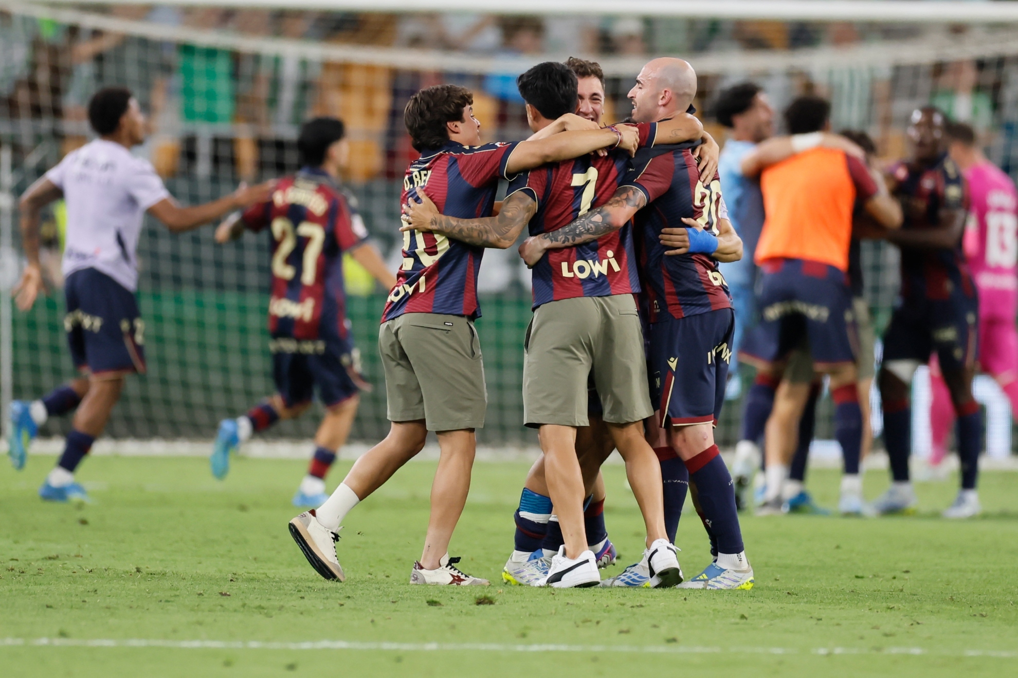 La salvación del Levante, aire fresco para las arcas del club